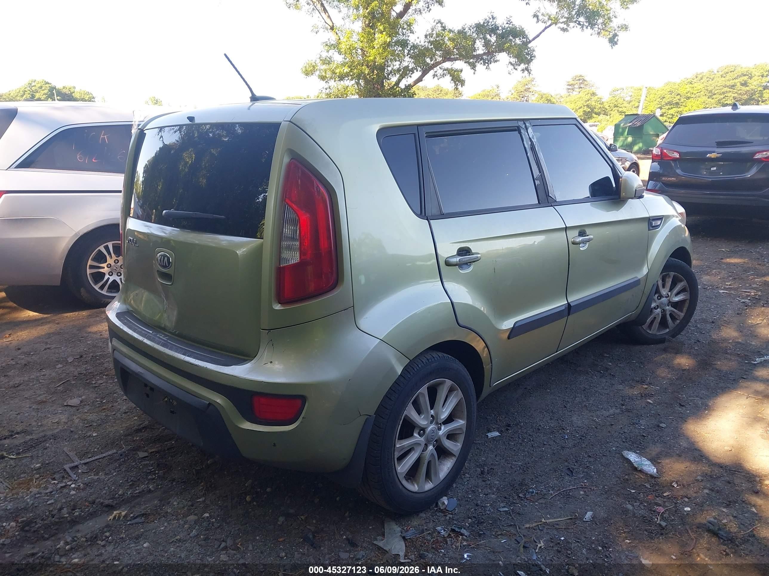 2013 Kia Soul   Green vin: KNDJT2A53D7605161