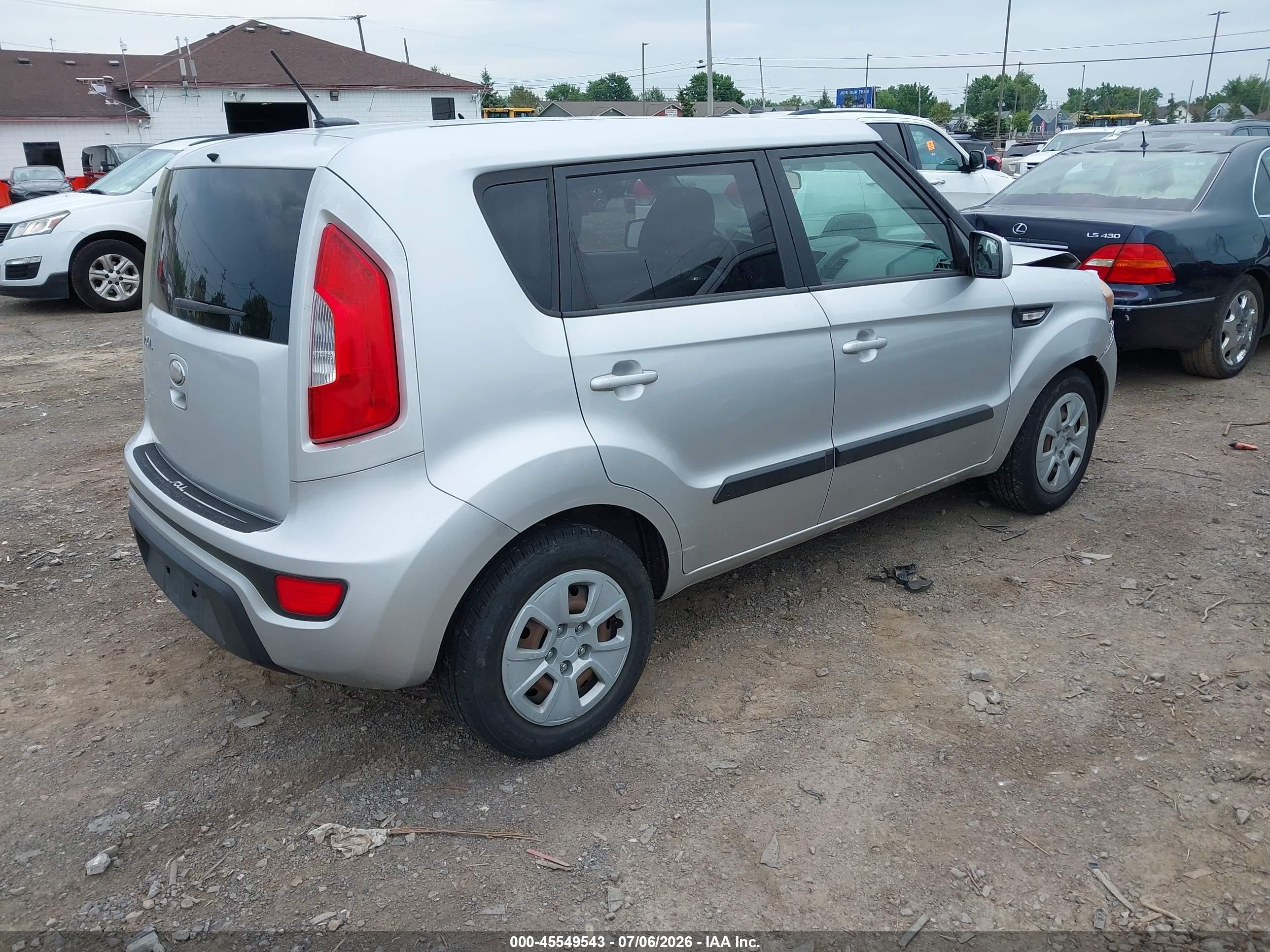2013 Kia Soul   Серебряный vin: KNDJT2A53D7759644