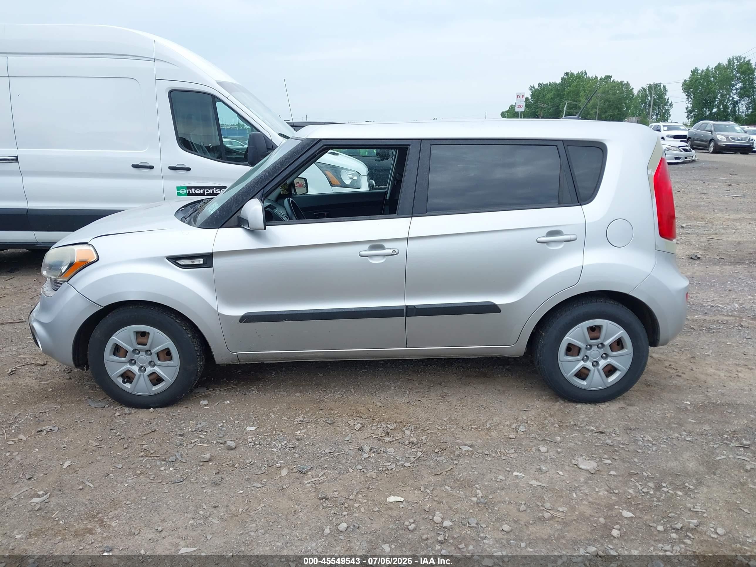 2013 Kia Soul   Серебряный vin: KNDJT2A53D7759644