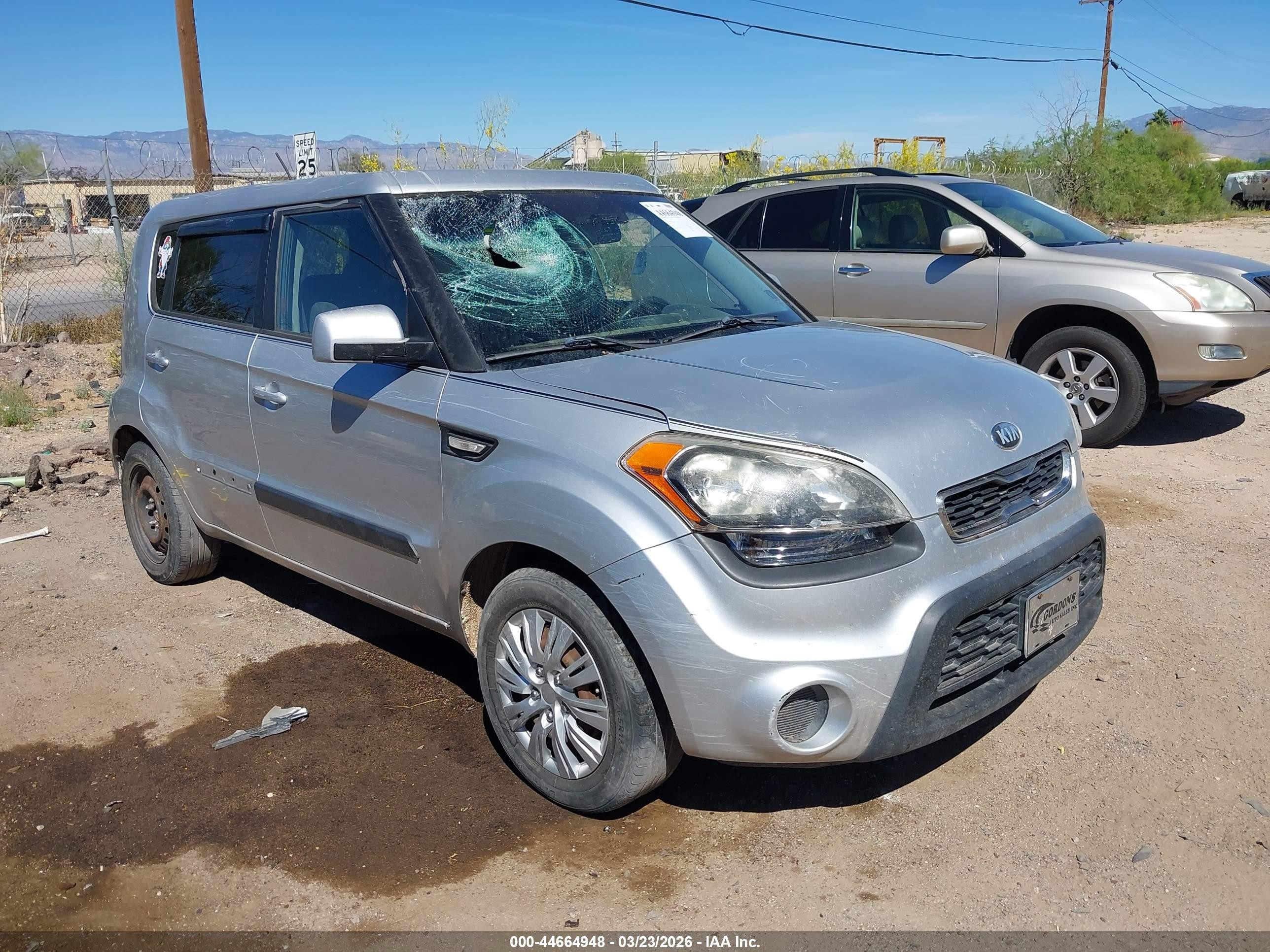 2013 Kia Soul   Серебряный vin: KNDJT2A53D7768277