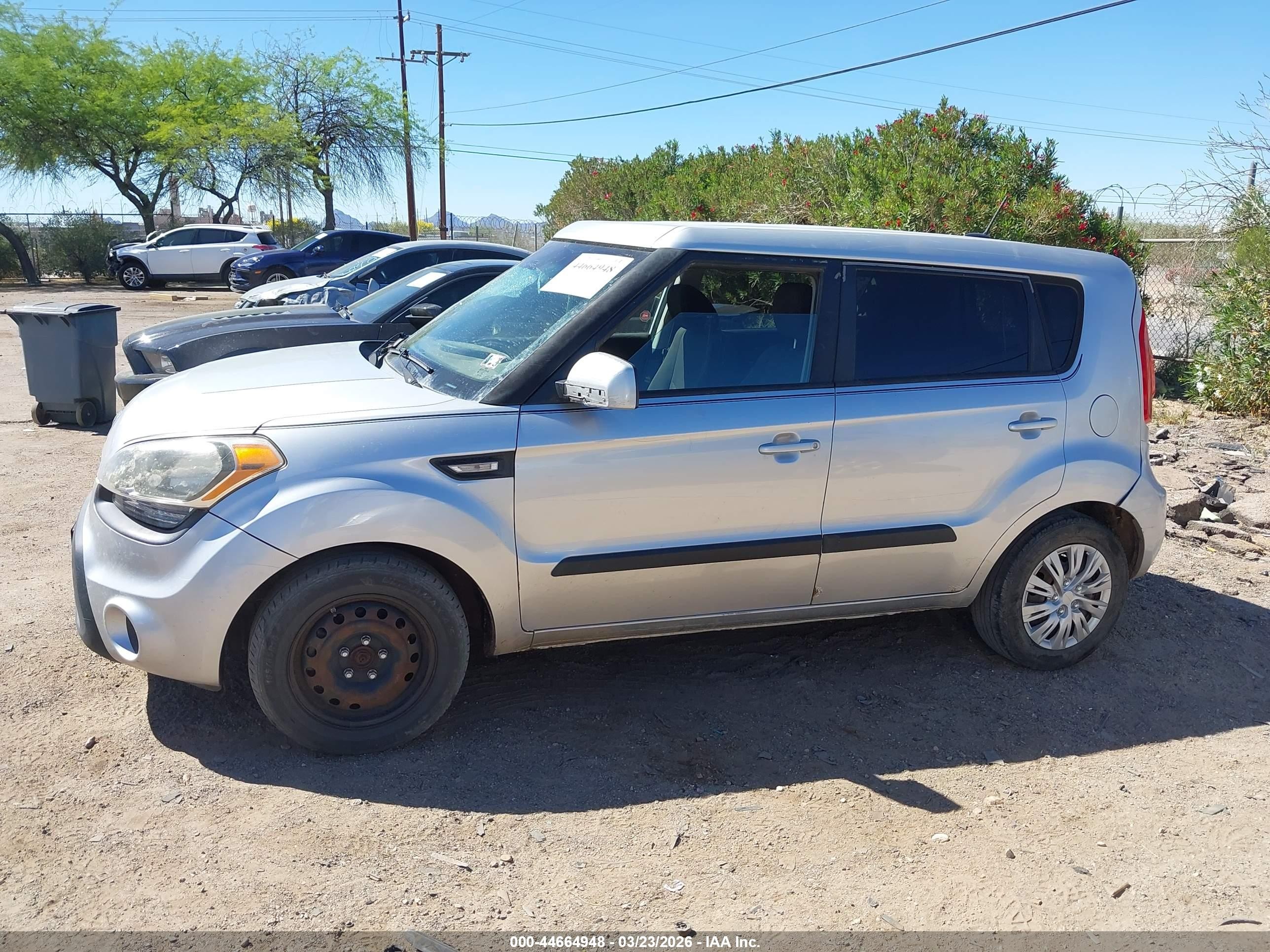 2013 Kia Soul   Серебряный vin: KNDJT2A53D7768277