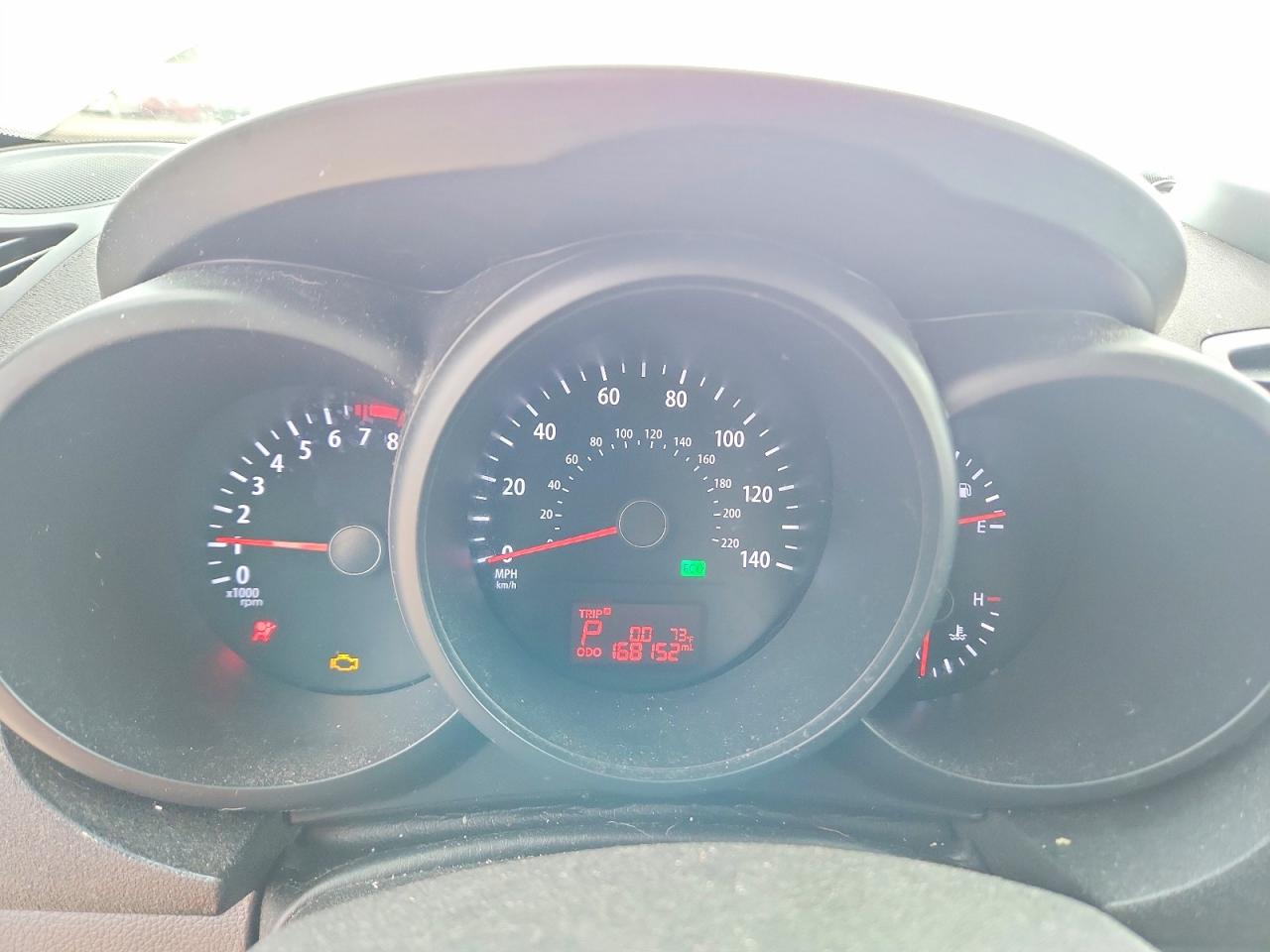 2012 Kia Soul Base Cream vin: KNDJT2A54C7408143