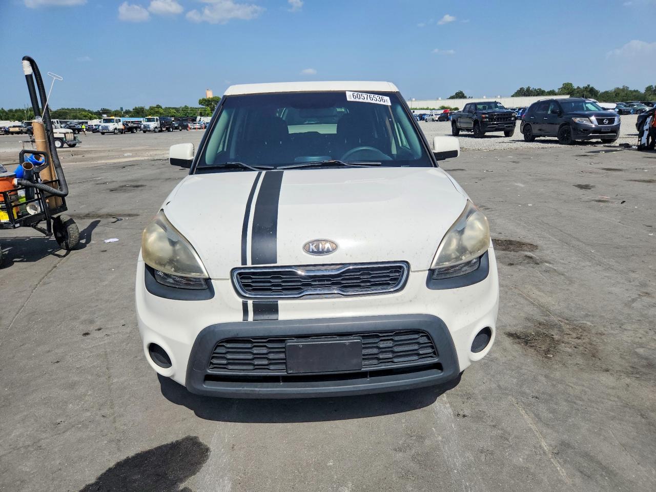 2012 Kia Soul Base White vin: KNDJT2A54C7442342