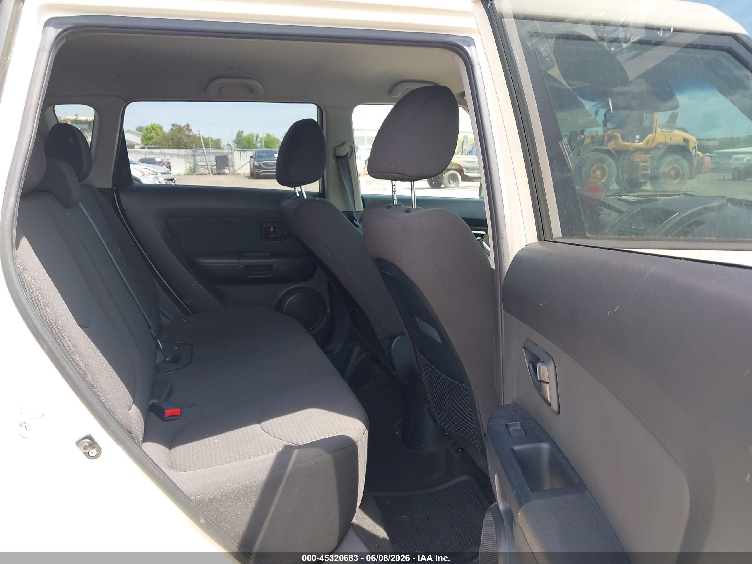 2012 Kia Soul   Cream vin: KNDJT2A54C7451283