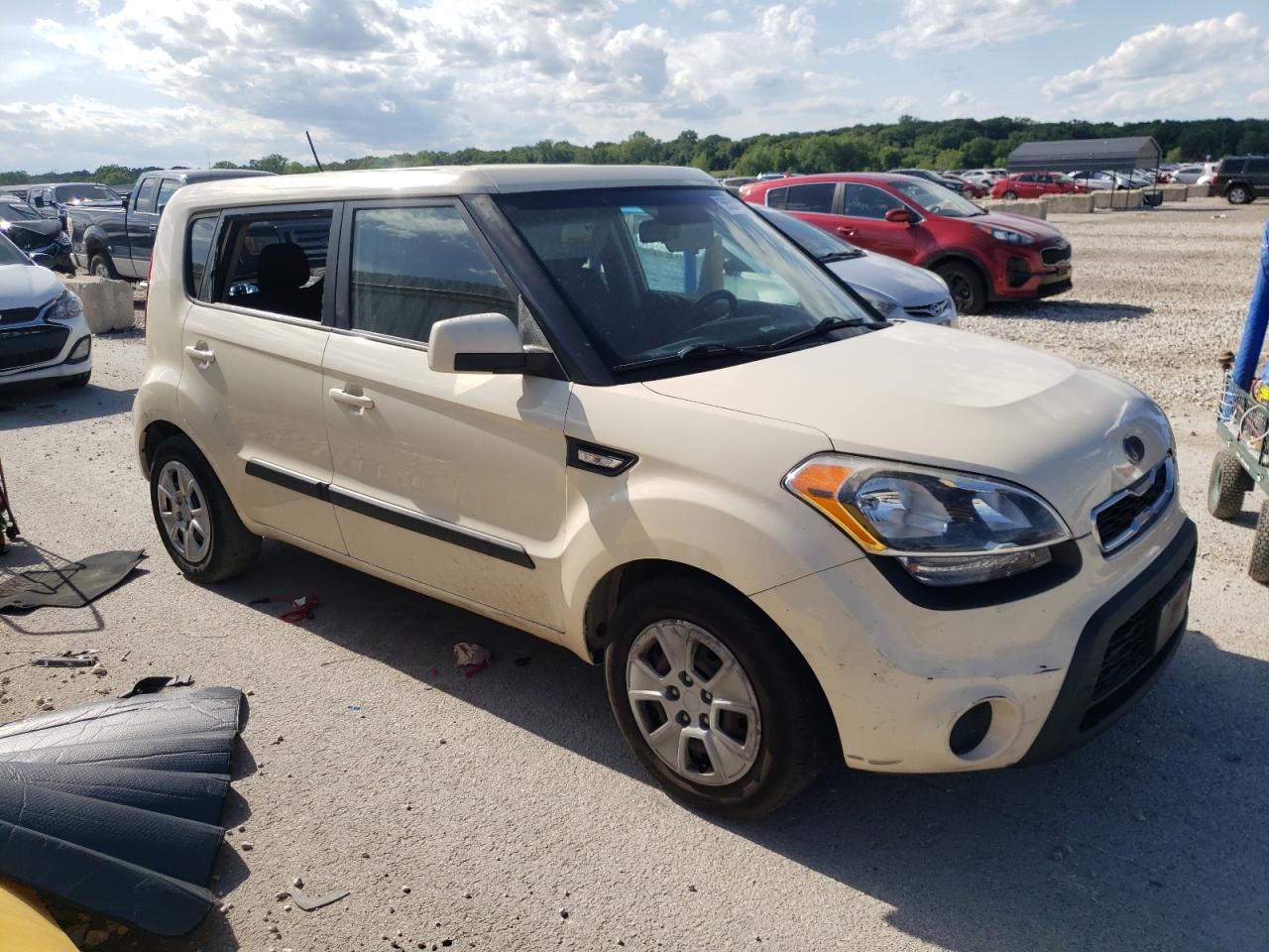 2012 Kia Soul  Beige vin: KNDJT2A54C7461277