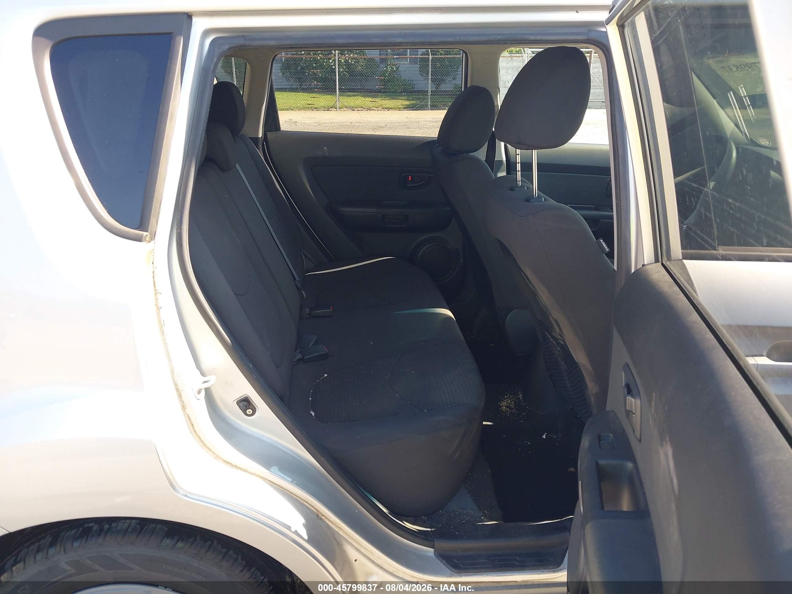 2012 Kia Soul   Silver vin: KNDJT2A54C7463739