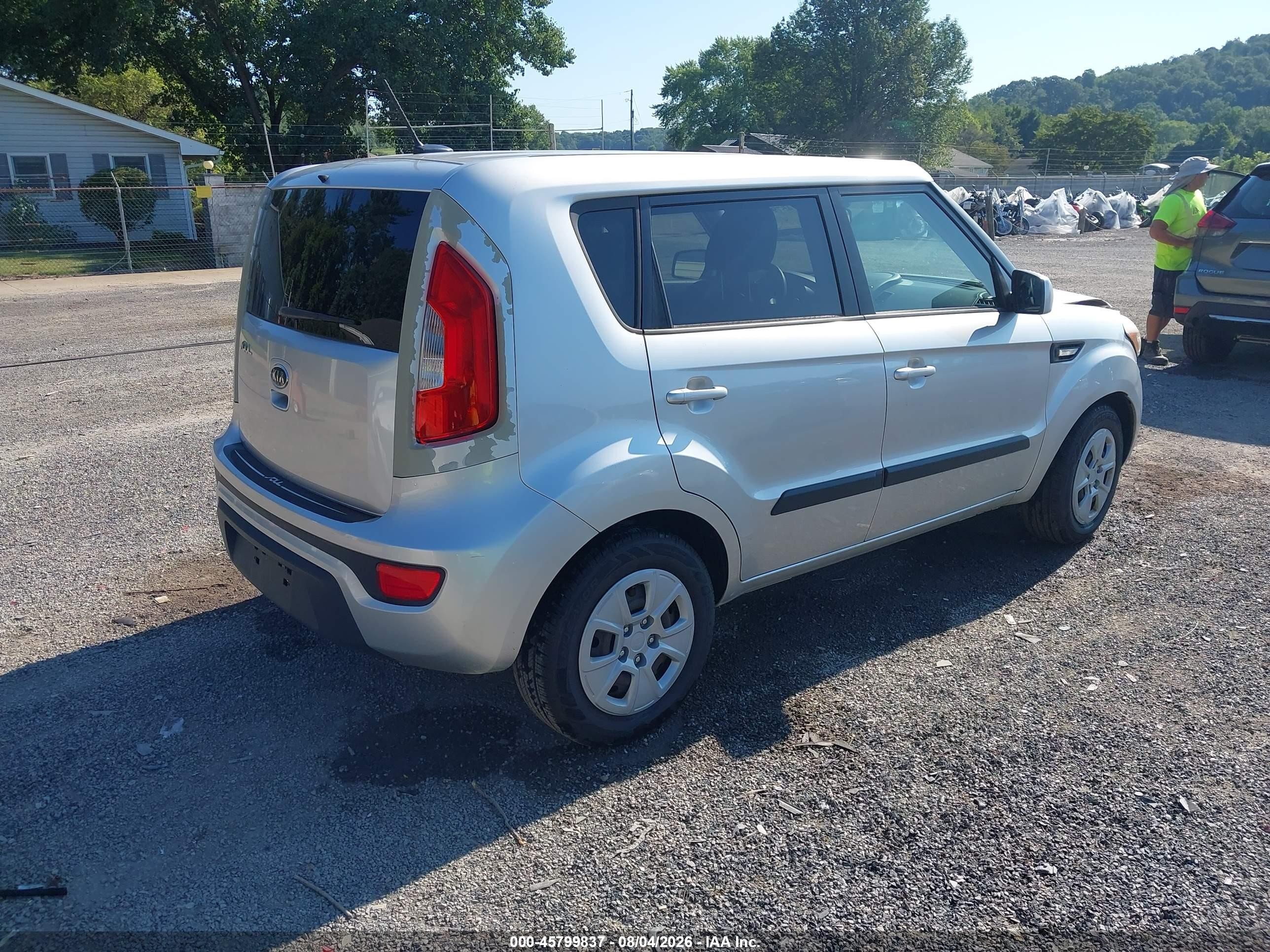 2012 Kia Soul   Silver vin: KNDJT2A54C7463739