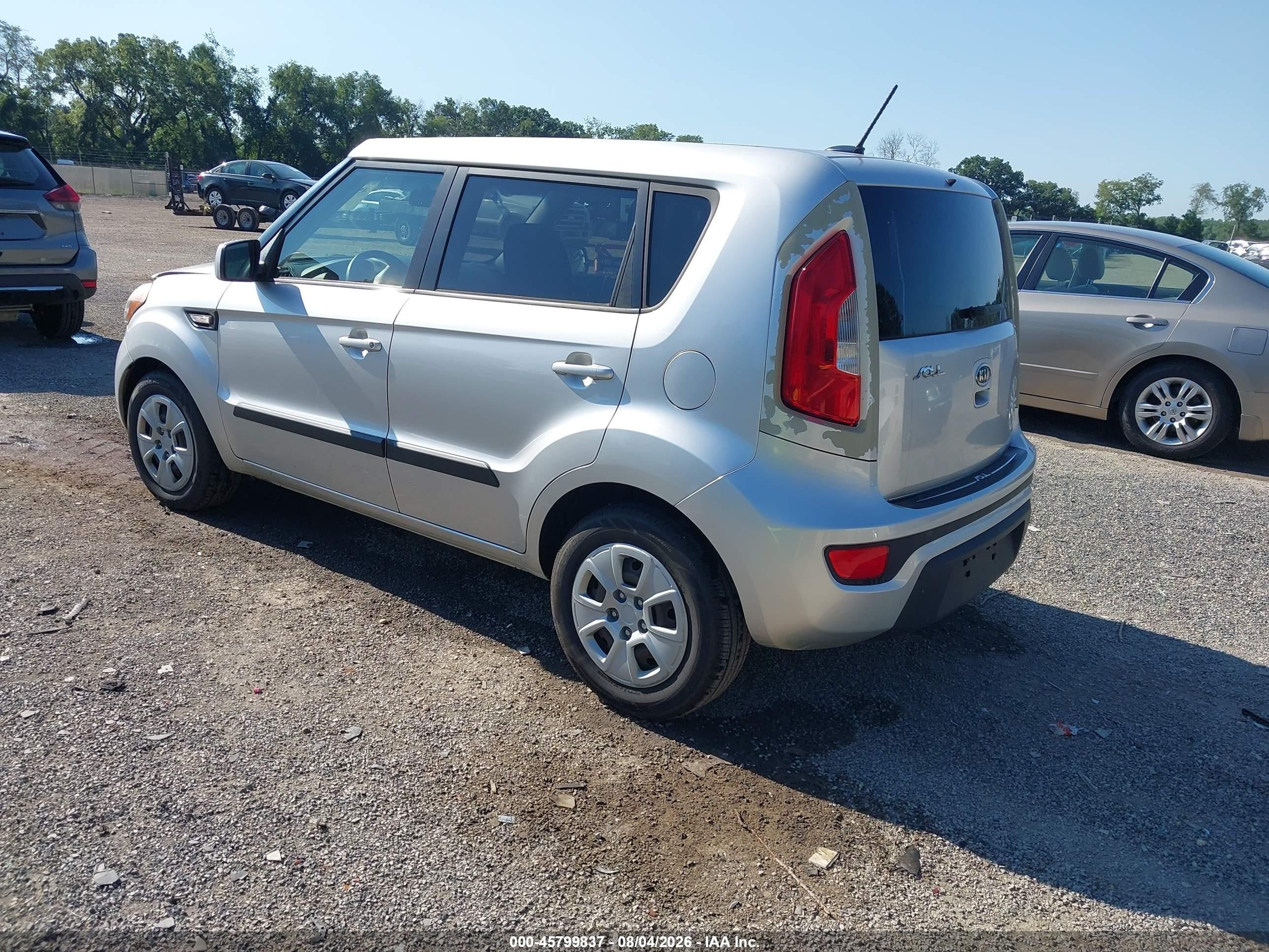2012 Kia Soul   Silver vin: KNDJT2A54C7463739