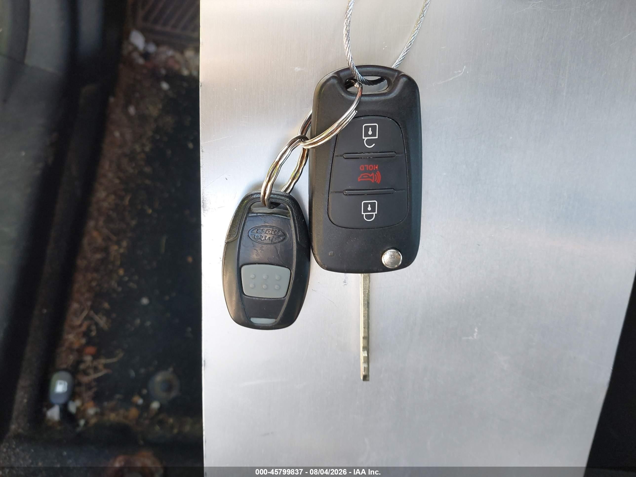2012 Kia Soul   Silver vin: KNDJT2A54C7463739