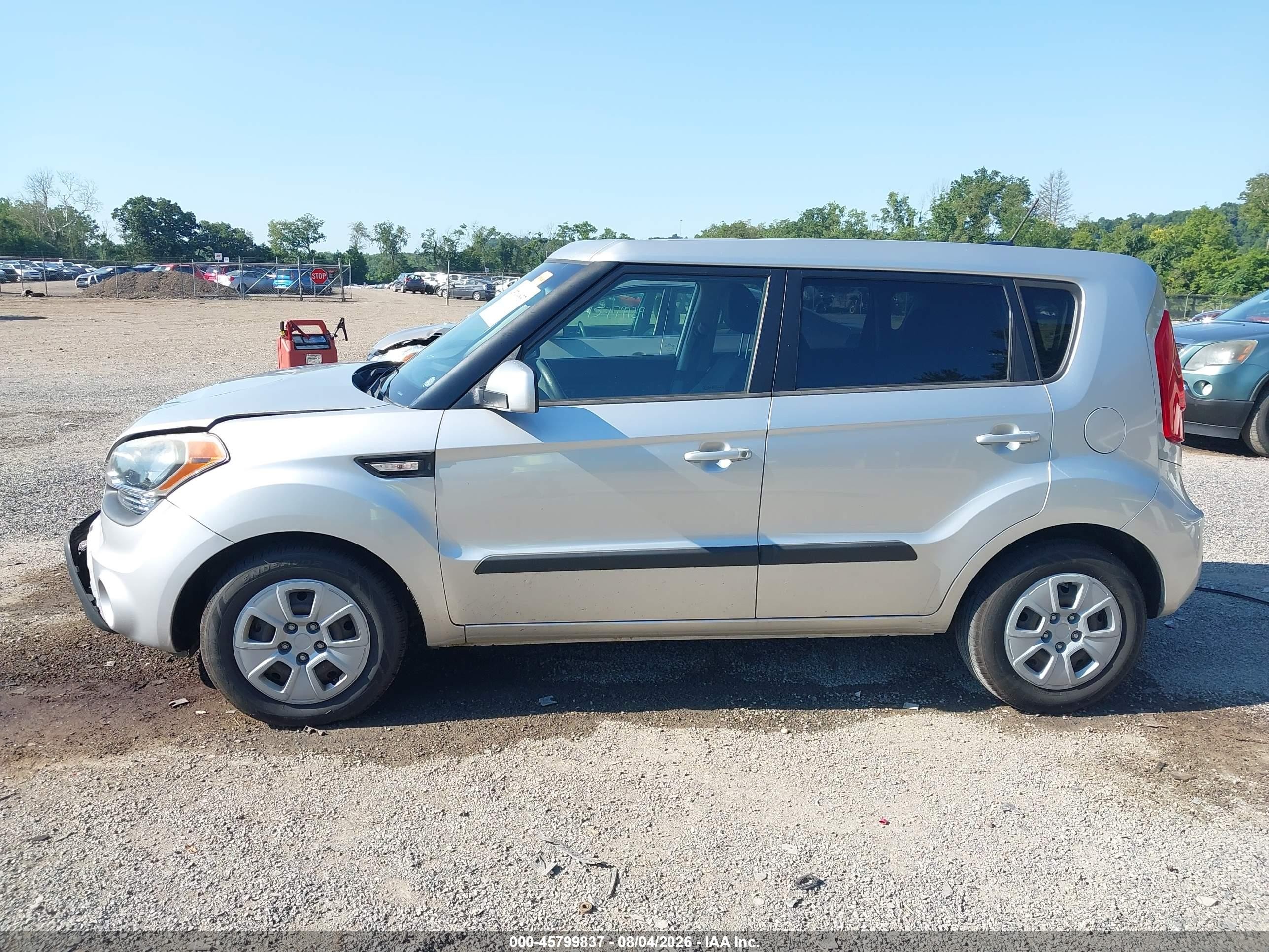 2012 Kia Soul   Silver vin: KNDJT2A54C7463739