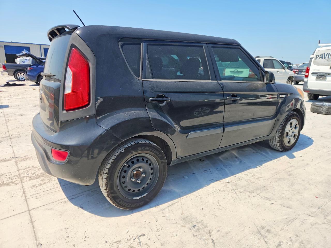 2012 Kia Soul Base Black vin: KNDJT2A54C7745721