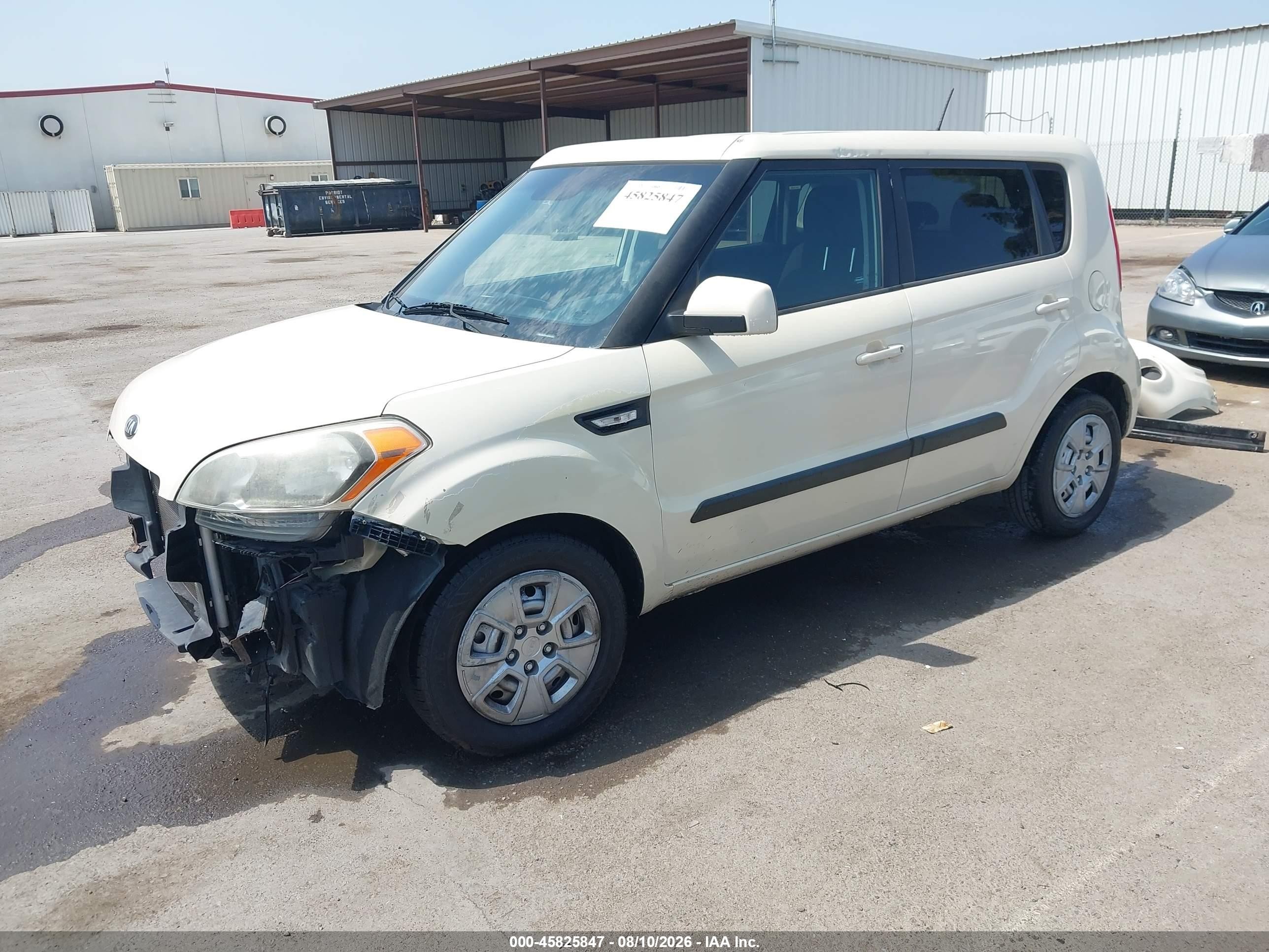 2013 Kia Soul   White vin: KNDJT2A54D7487251