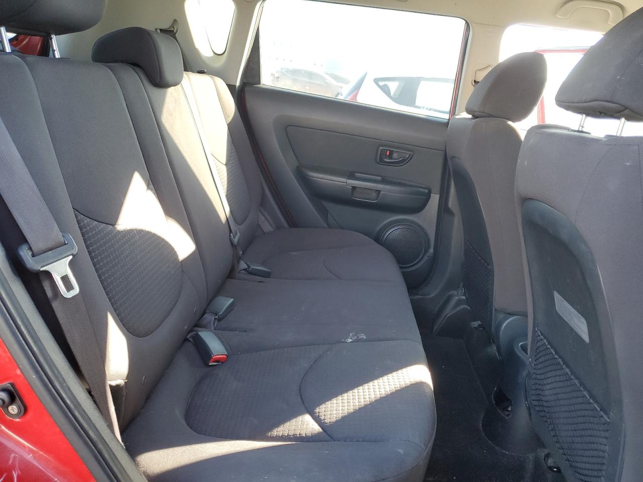 2013 Kia Soul Base Red vin: KNDJT2A54D7570484