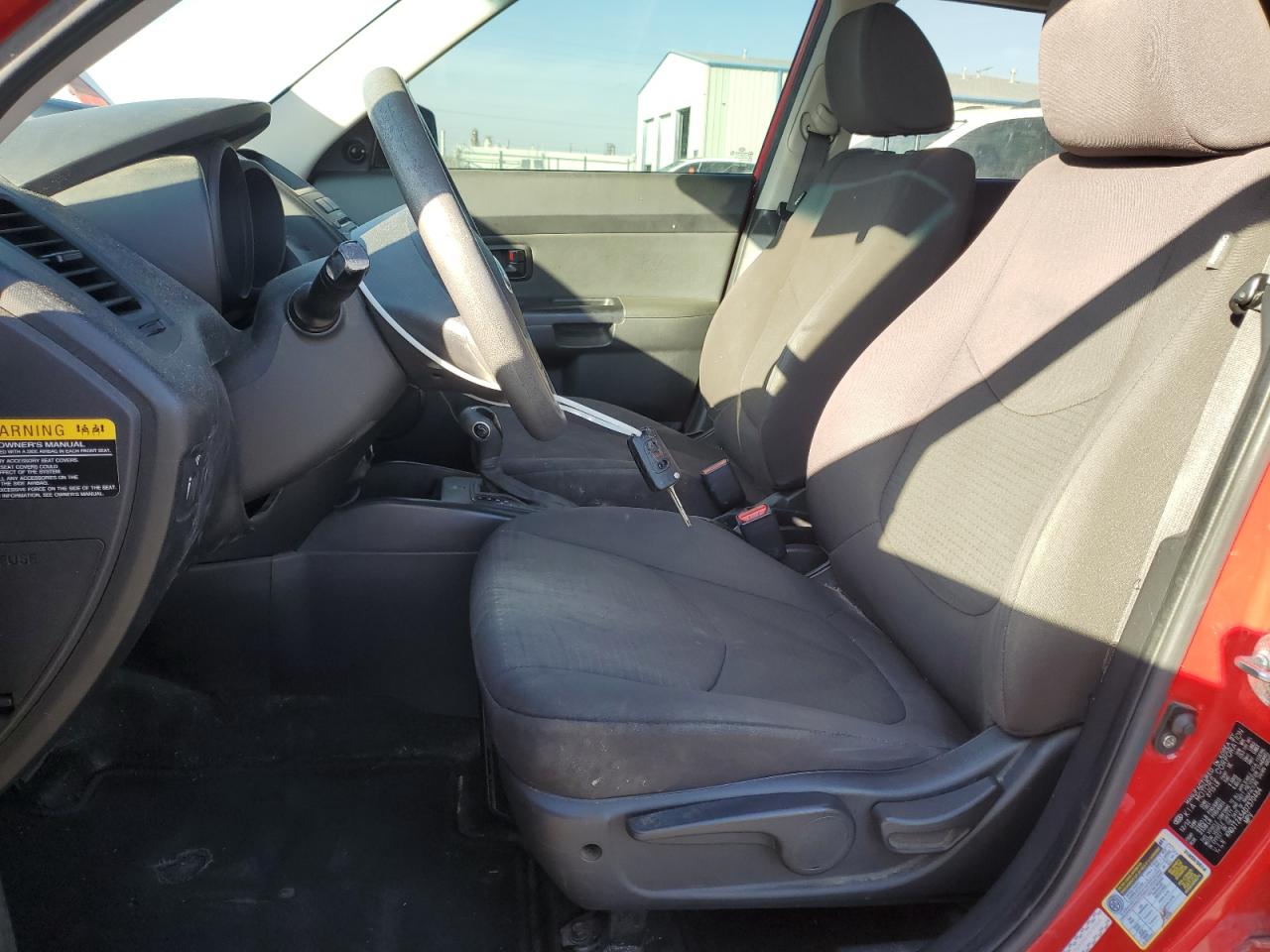 2013 Kia Soul Base Red vin: KNDJT2A54D7570484