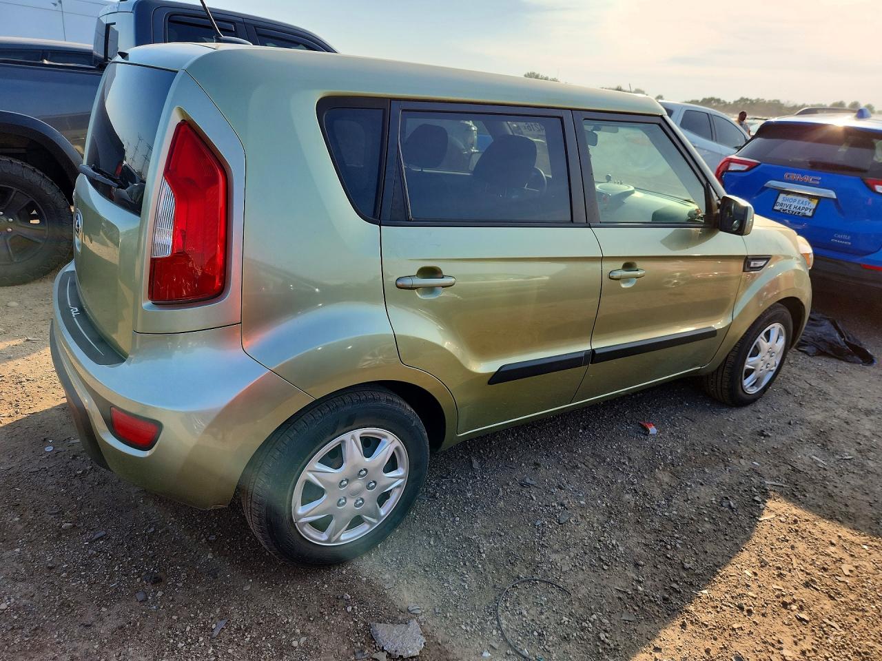 2013 Kia Soul Base Green vin: KNDJT2A54D7621255
