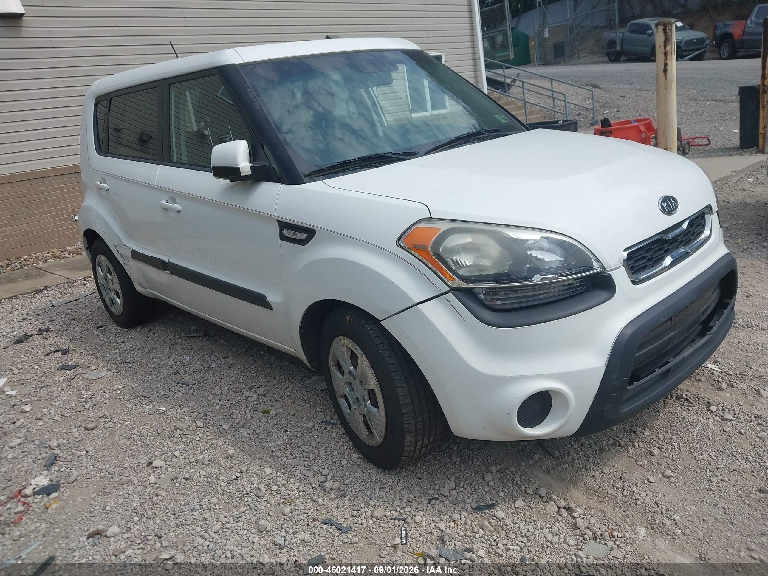 2012 Kia Soul   White vin: KNDJT2A55C7355436
