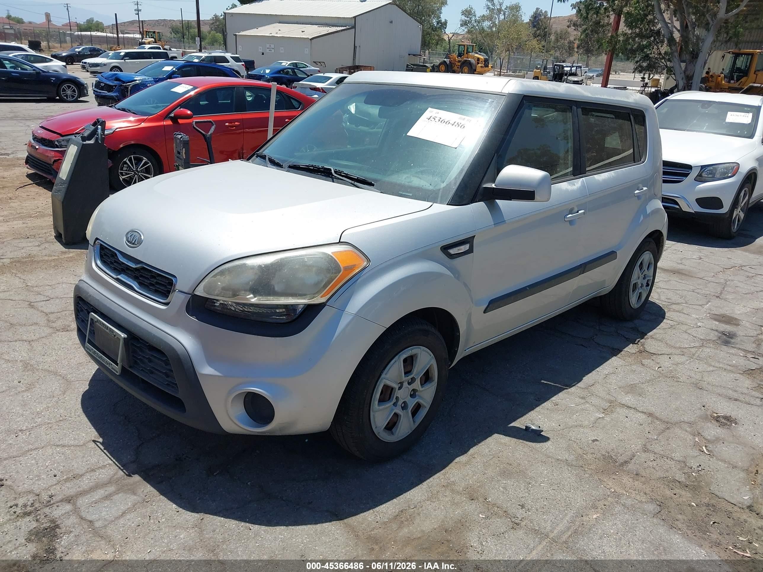 2012 Kia Soul   Silver vin: KNDJT2A55C7454564