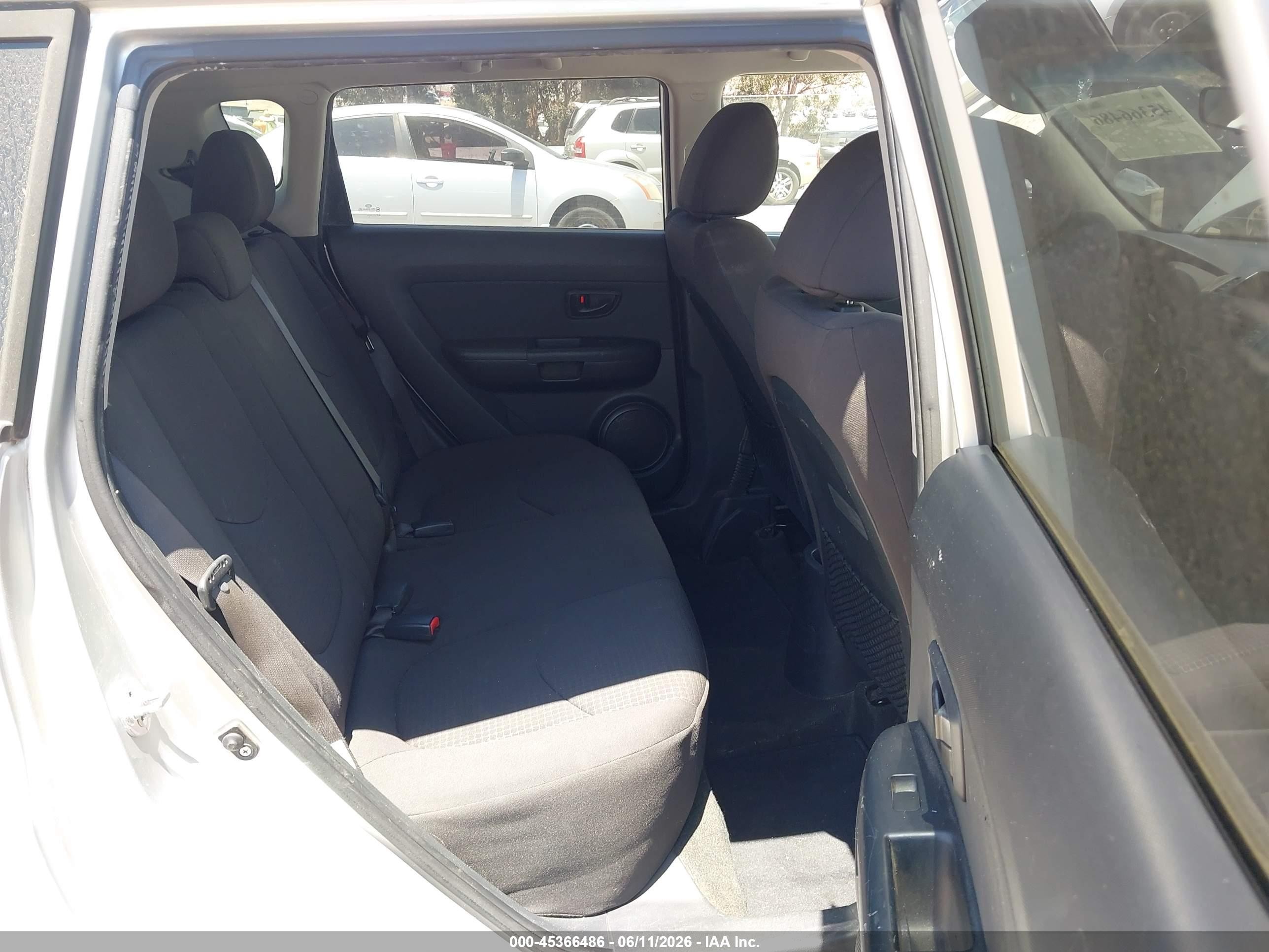 2012 Kia Soul   Silver vin: KNDJT2A55C7454564