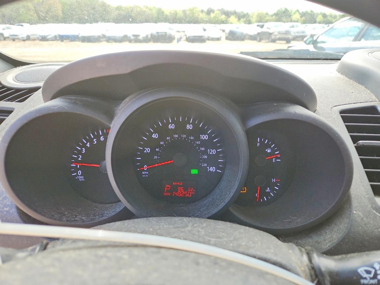 2012 Kia Soul Base Silver vin: KNDJT2A55C7457299