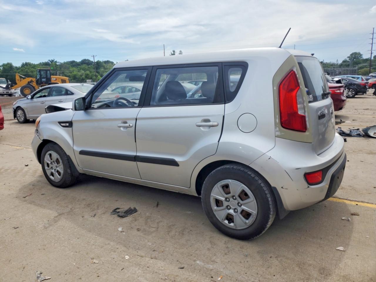 2012 Kia Soul Base Silver vin: KNDJT2A55C7469694