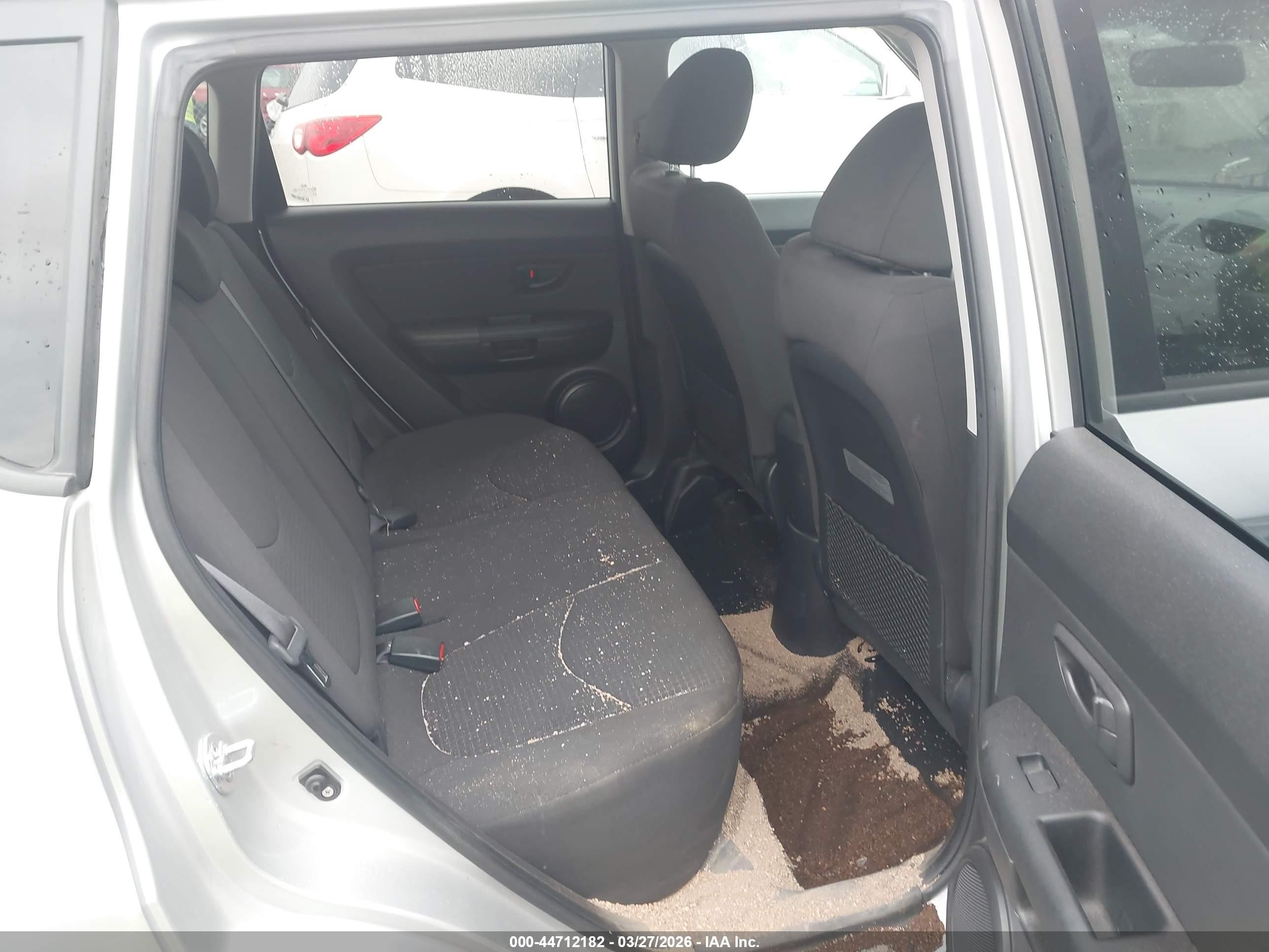 2012 Kia Soul   Silver vin: KNDJT2A55C7470361