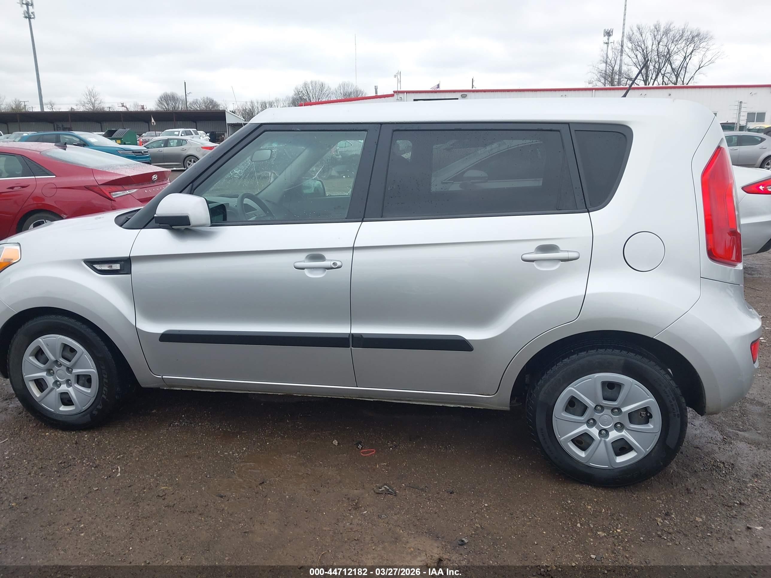 2012 Kia Soul   Silver vin: KNDJT2A55C7470361