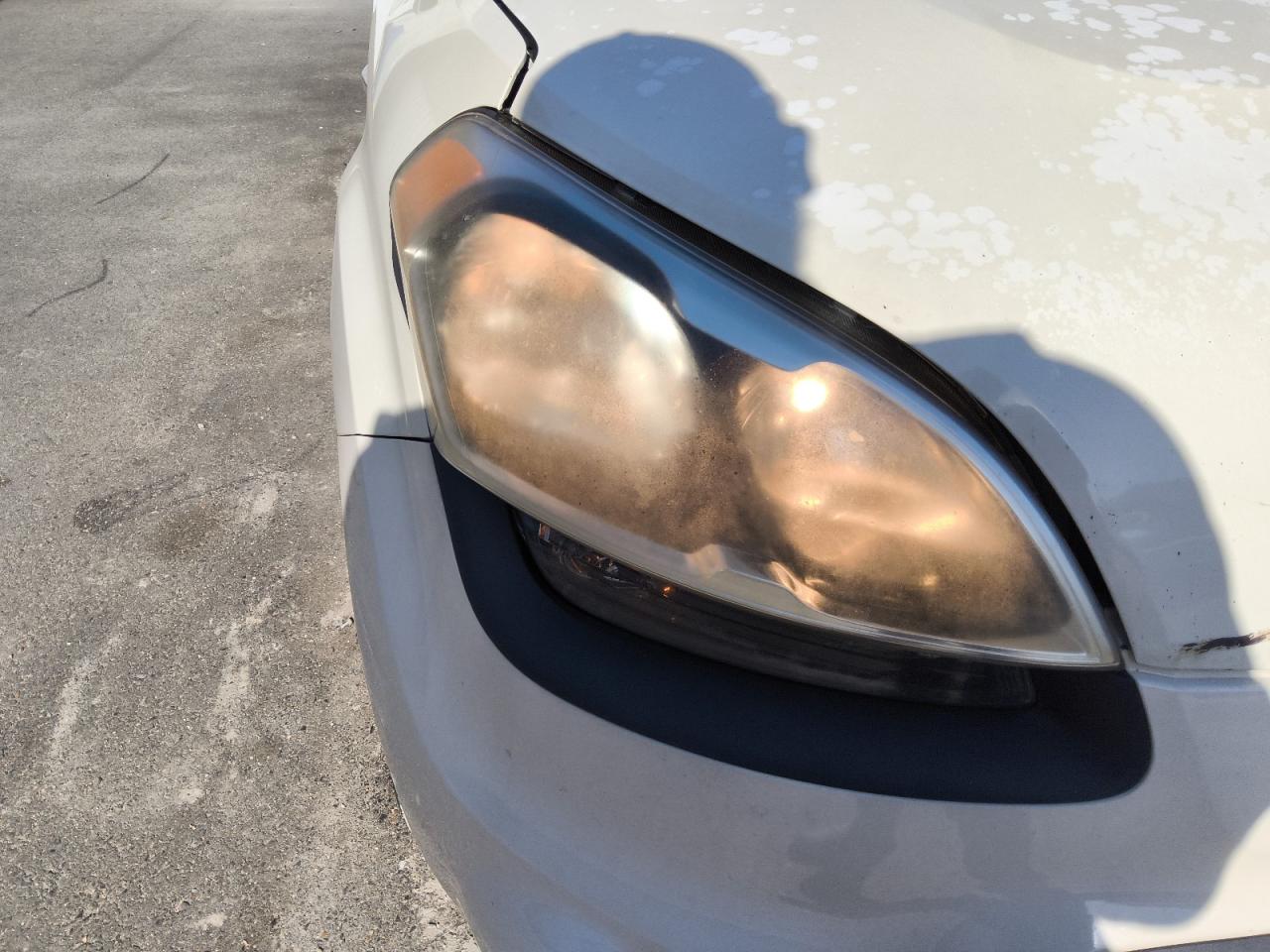 2013 Kia Soul Base White vin: KNDJT2A55D7509323 Damage: Right Head Lamp, Faded, Repair Required