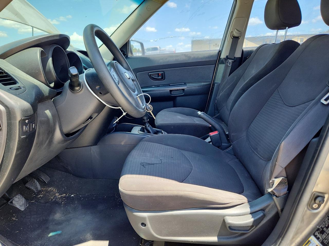 2013 Kia Soul Base Gray vin: KNDJT2A55D7527630