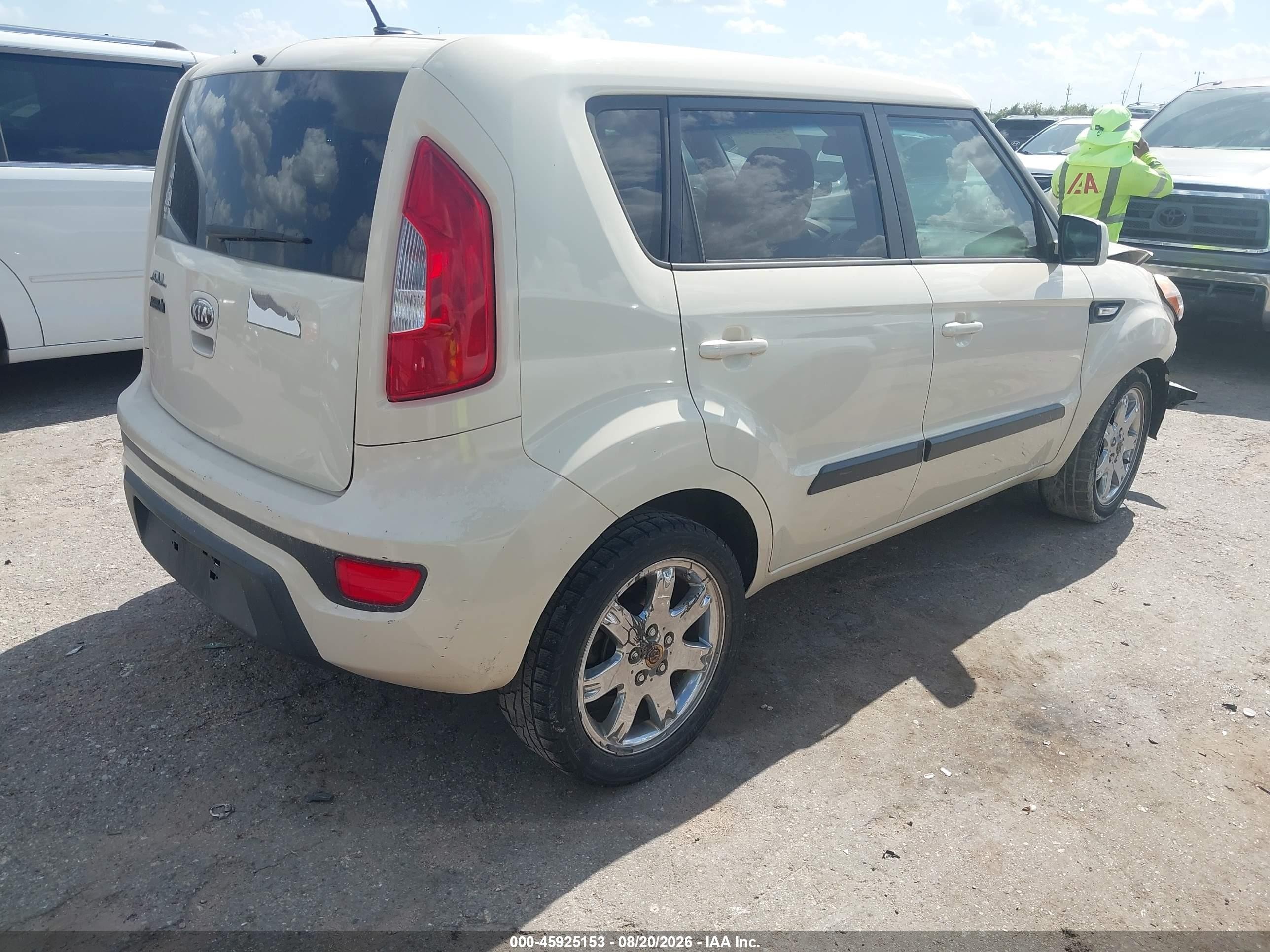 2013 Kia Soul   Tan vin: KNDJT2A55D7532939