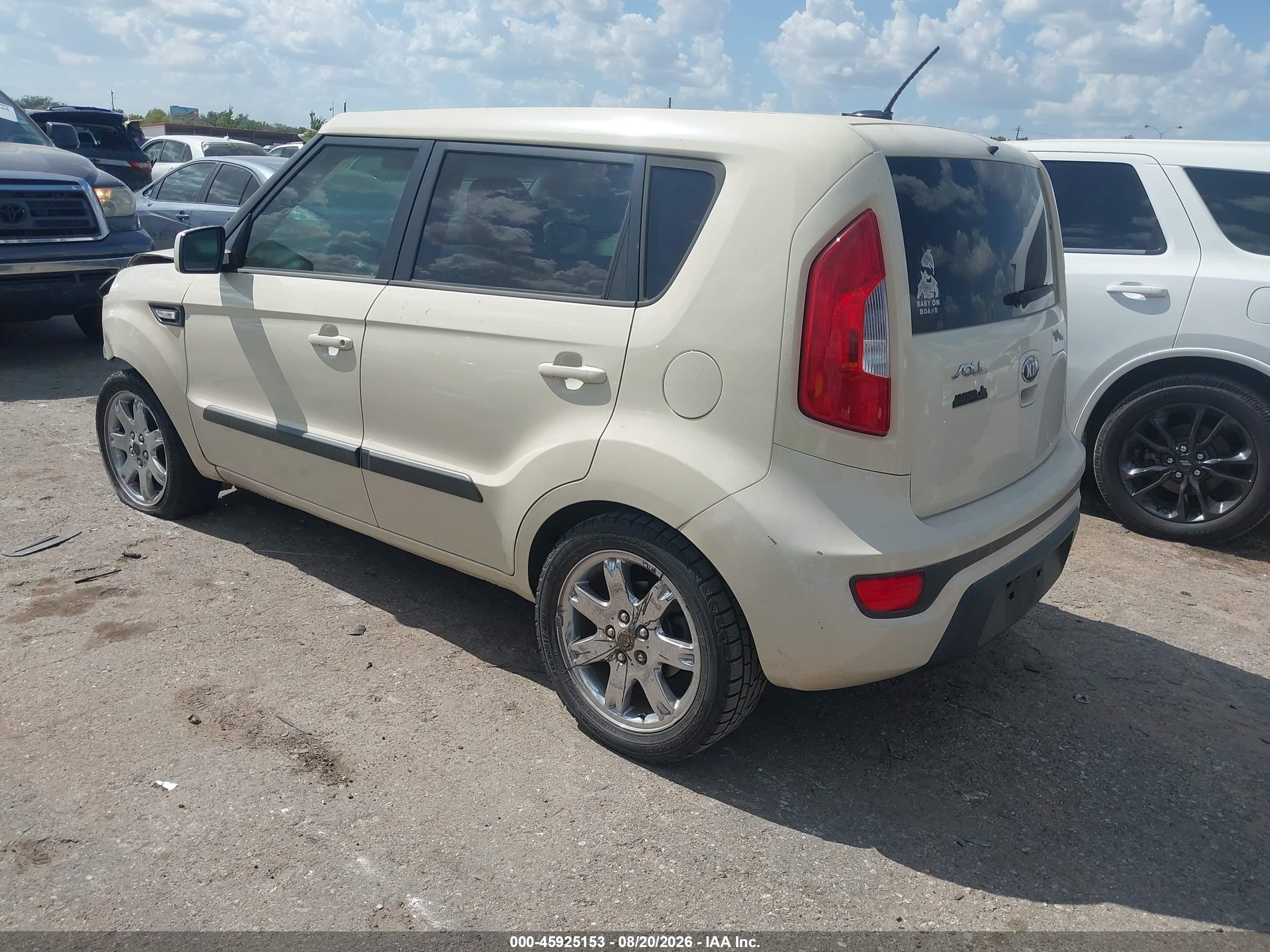 2013 Kia Soul   Tan vin: KNDJT2A55D7532939