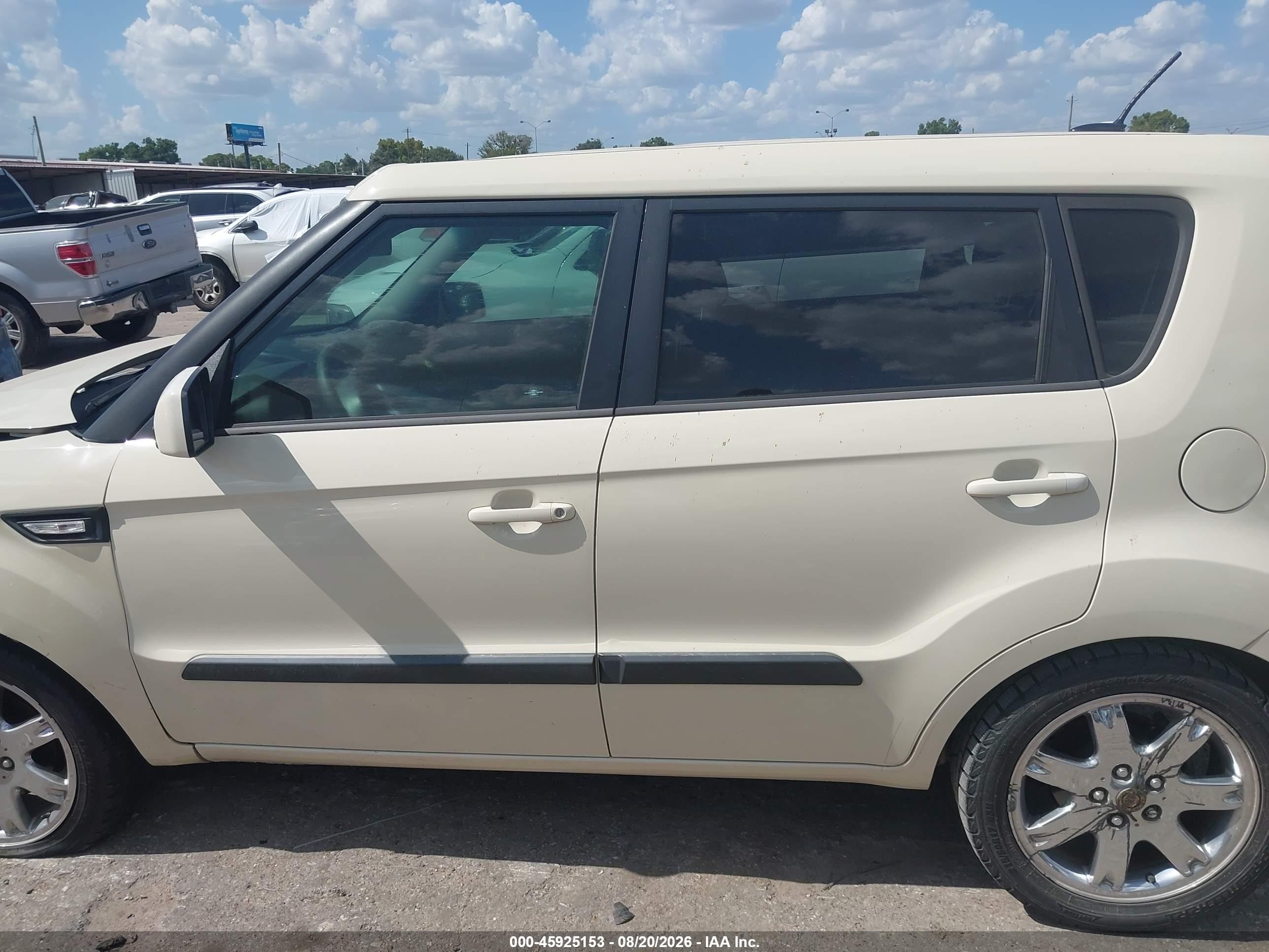 2013 Kia Soul   Tan vin: KNDJT2A55D7532939