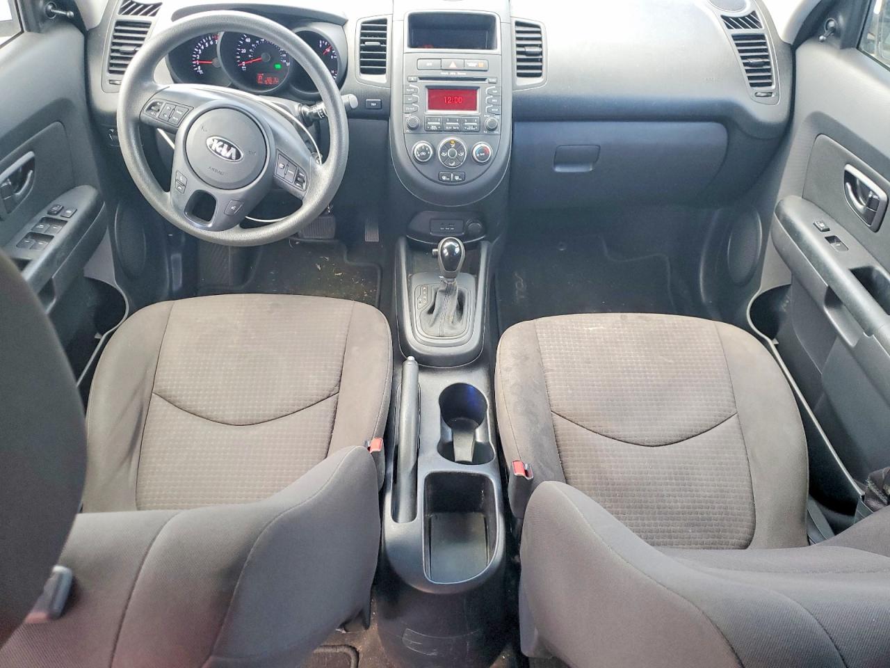 2013 Kia Soul Base Серебряный vin: KNDJT2A55D7584359