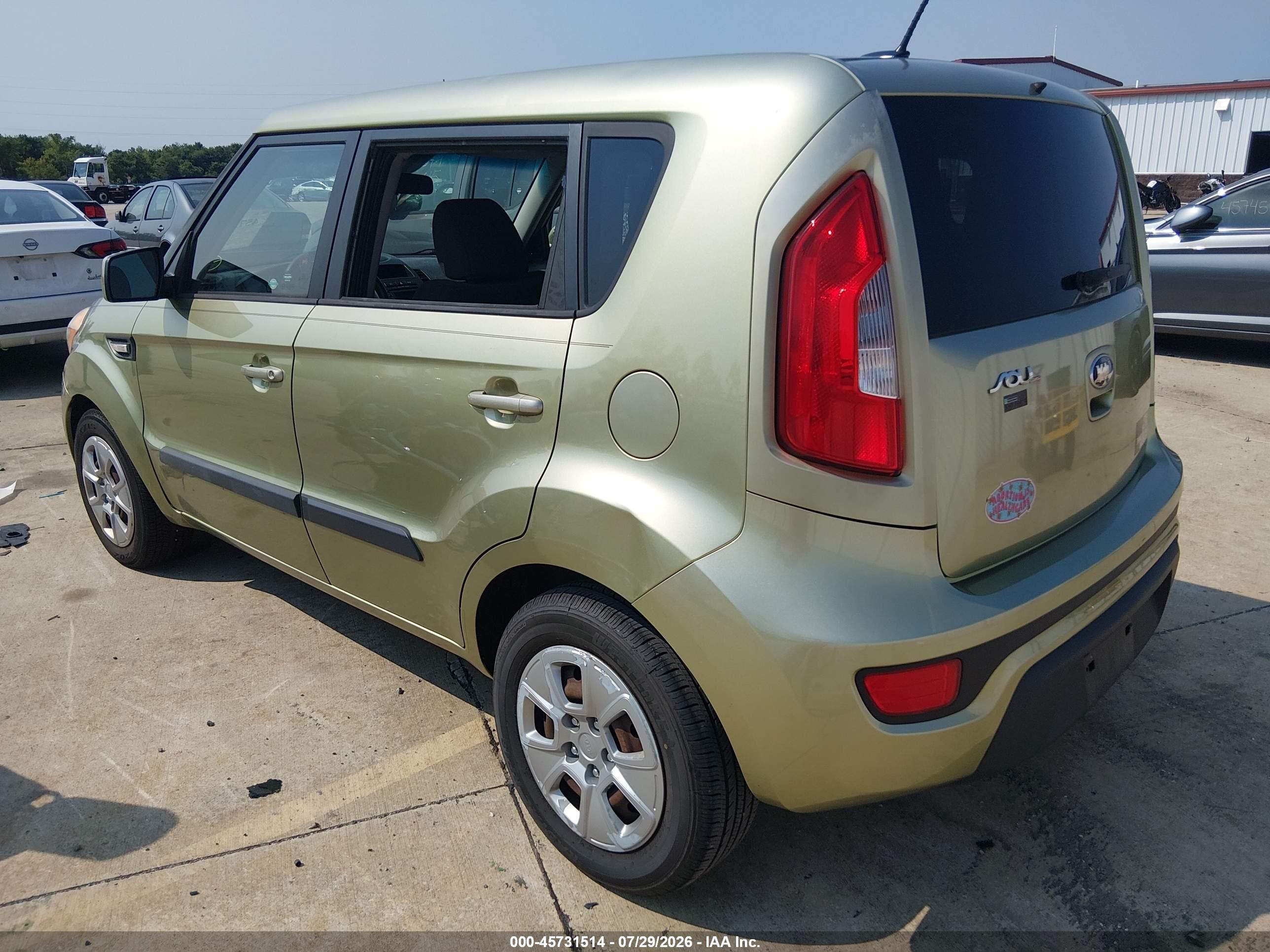 2013 Kia Soul   Green vin: KNDJT2A55D7588038