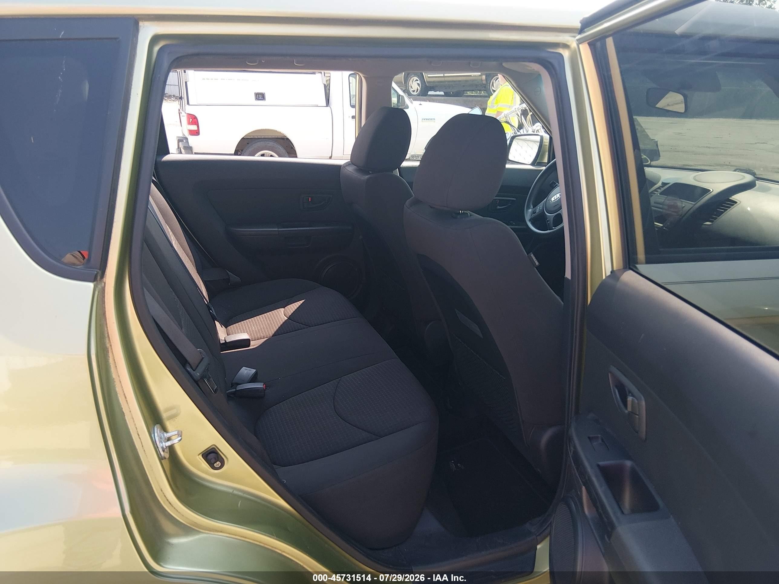 2013 Kia Soul   Green vin: KNDJT2A55D7588038