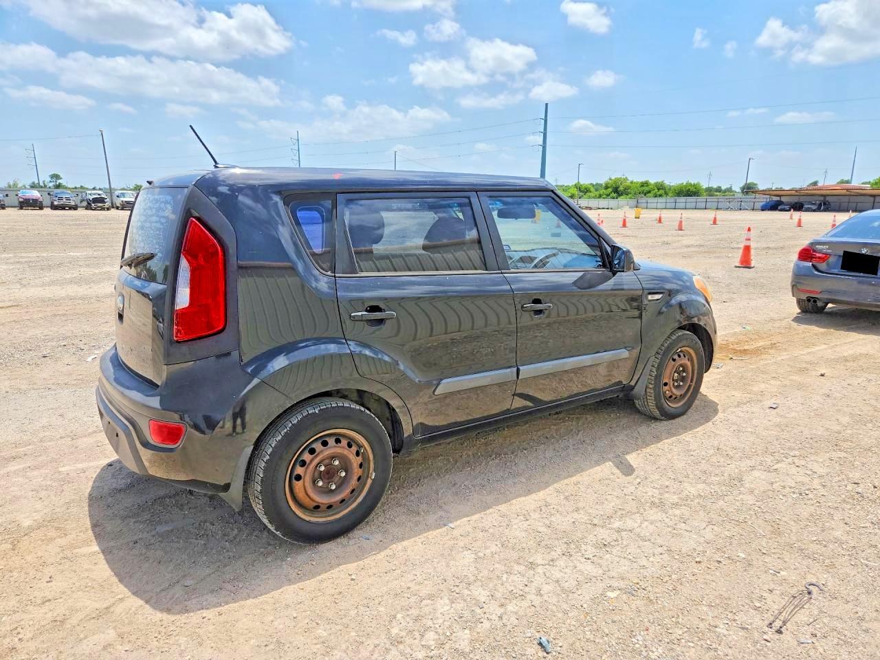 2013 Kia Soul Base Черный vin: KNDJT2A55D7621345