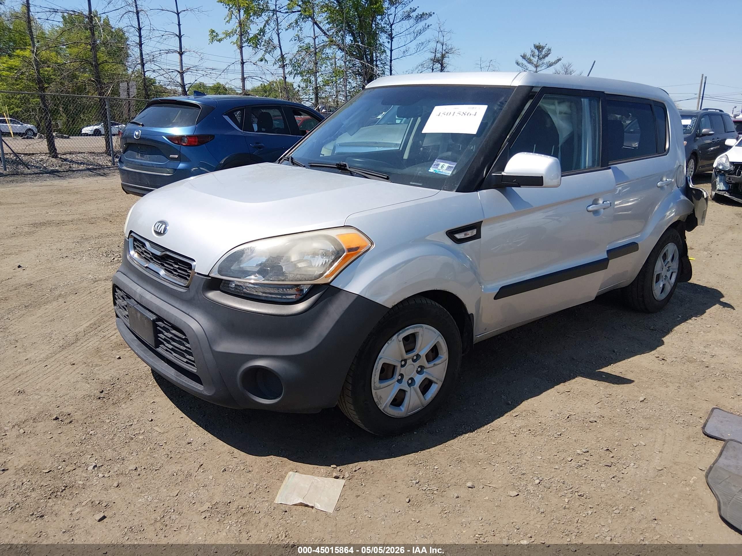 2013 Kia Soul   Silver vin: KNDJT2A55D7755403