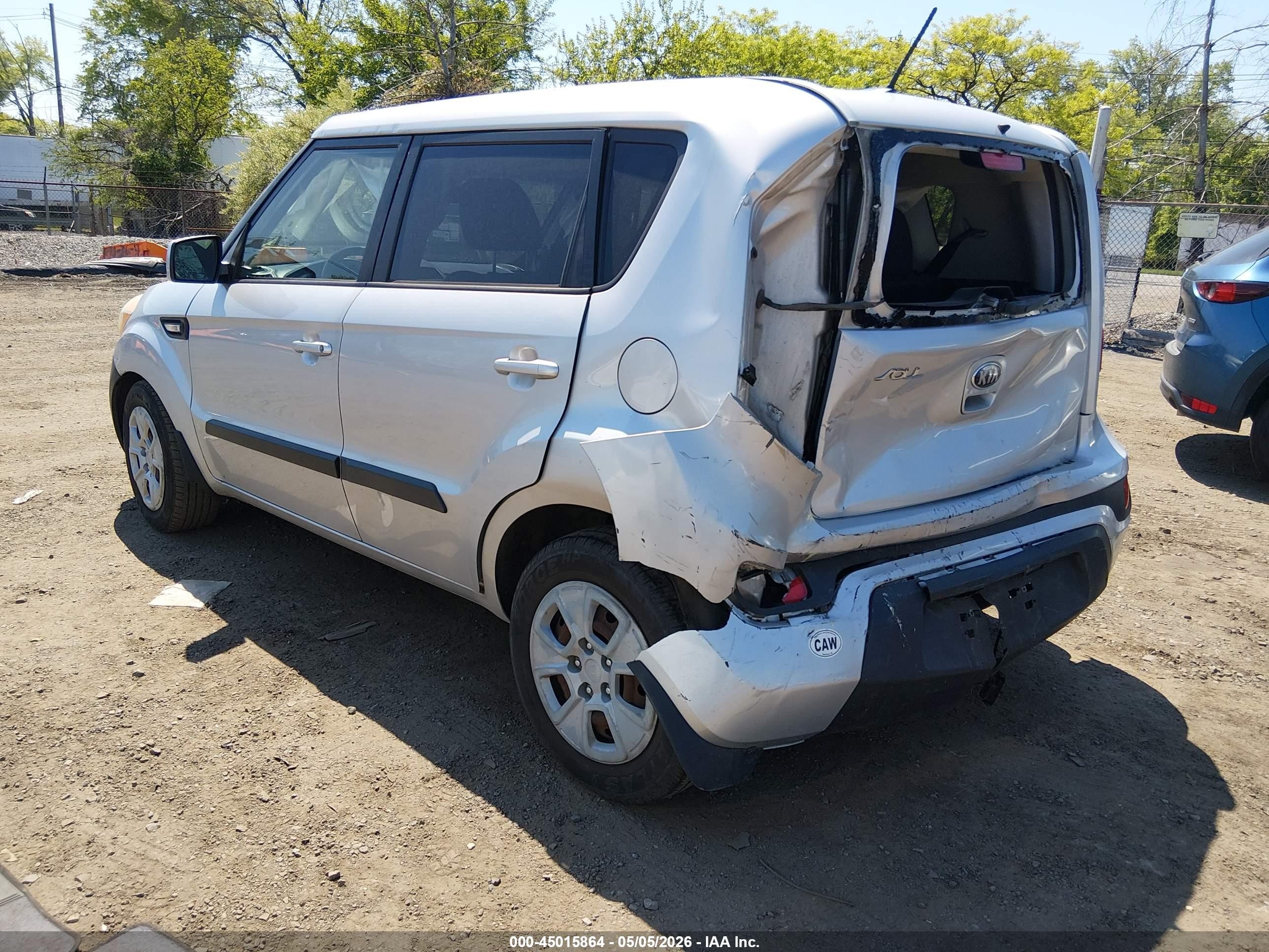 2013 Kia Soul   Silver vin: KNDJT2A55D7755403