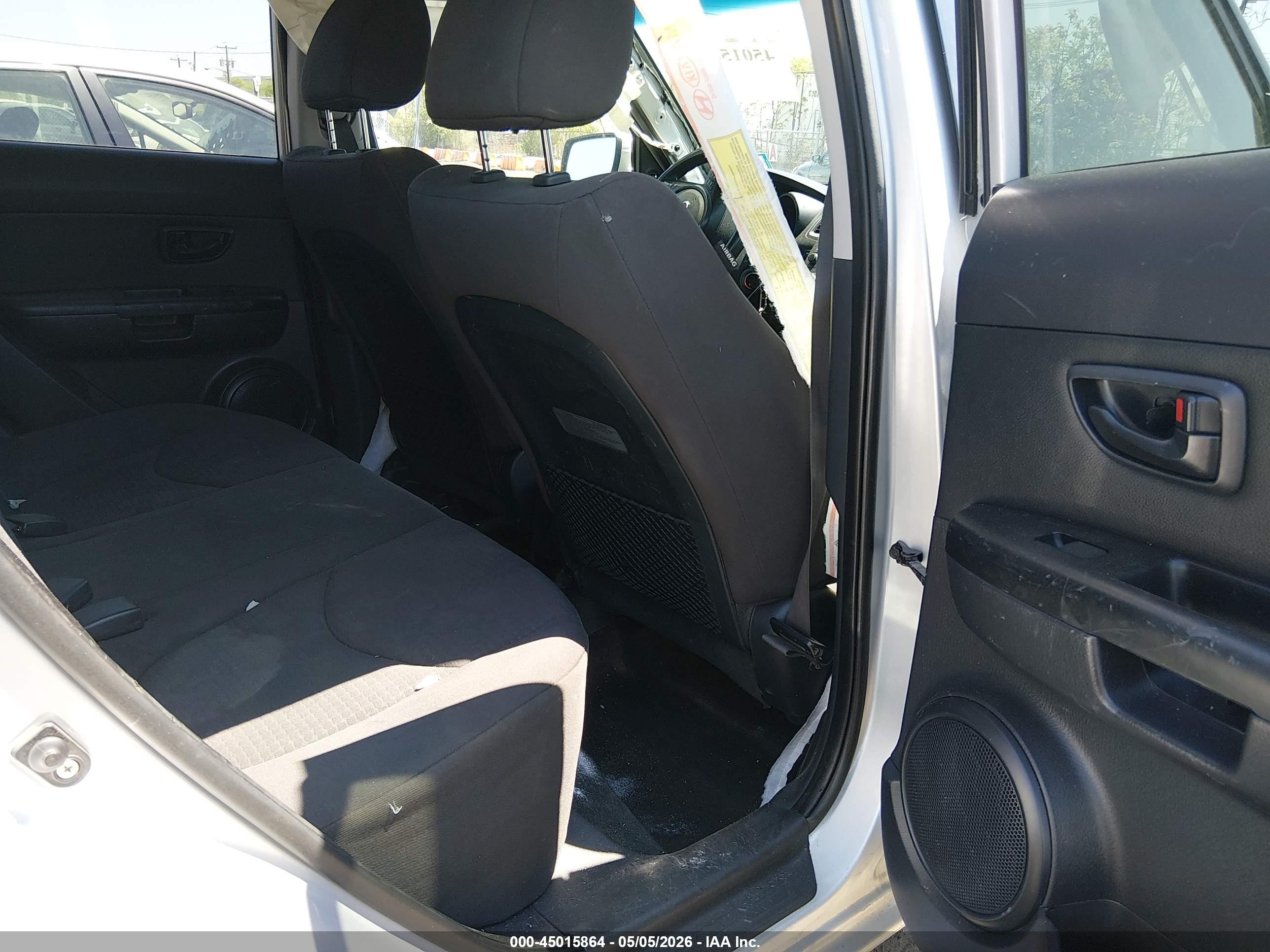2013 Kia Soul   Silver vin: KNDJT2A55D7755403