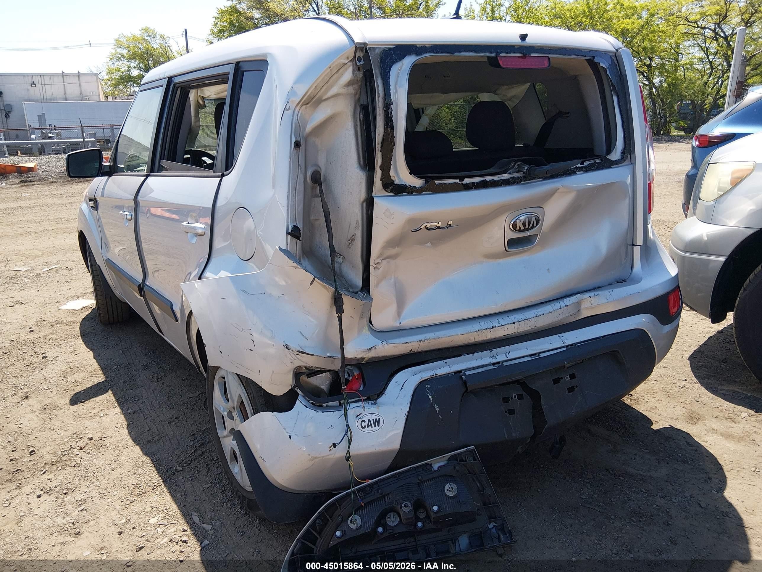 2013 Kia Soul   Silver vin: KNDJT2A55D7755403