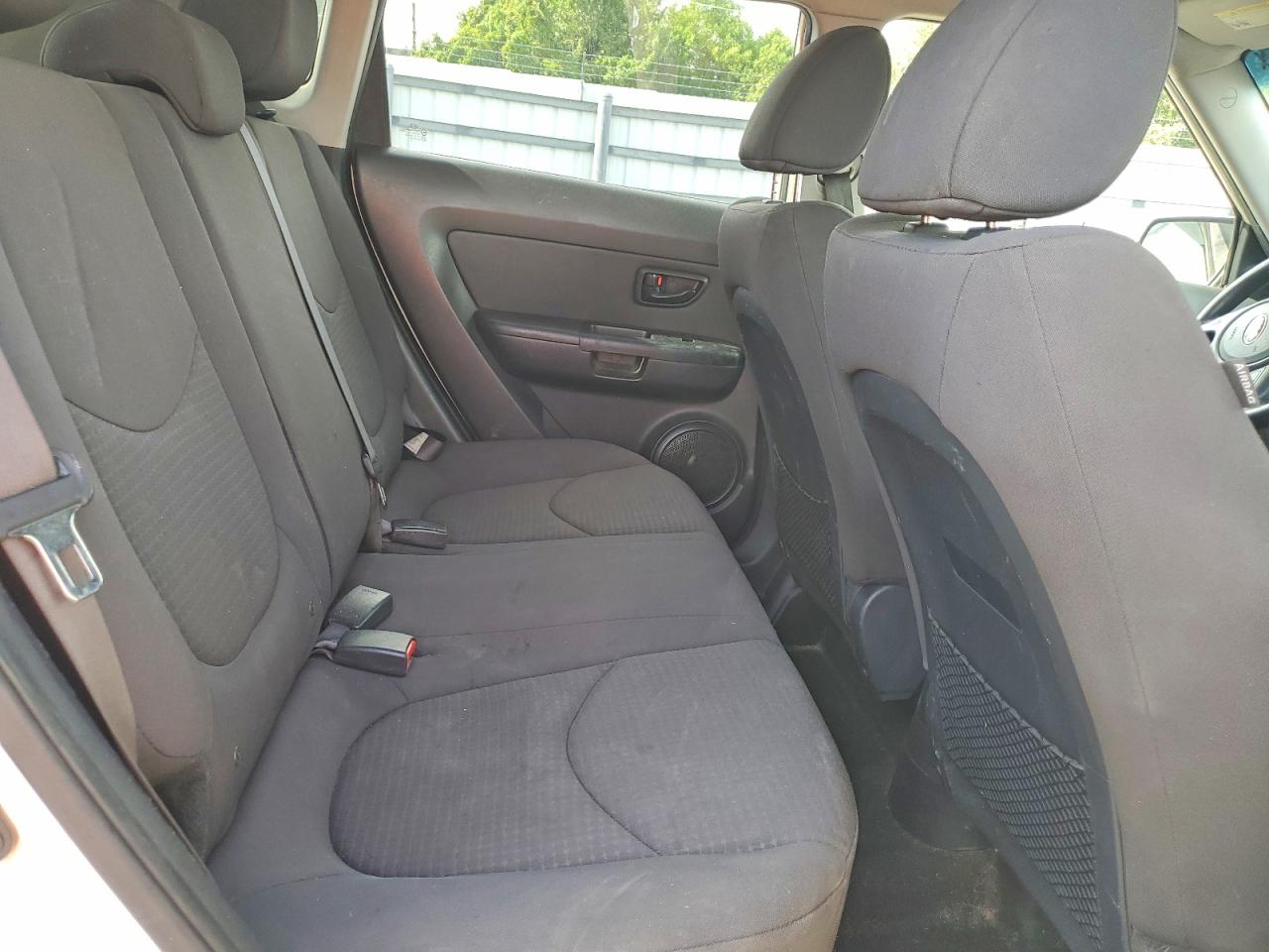 2013 Kia Soul Base Cream vin: KNDJT2A55D7774761