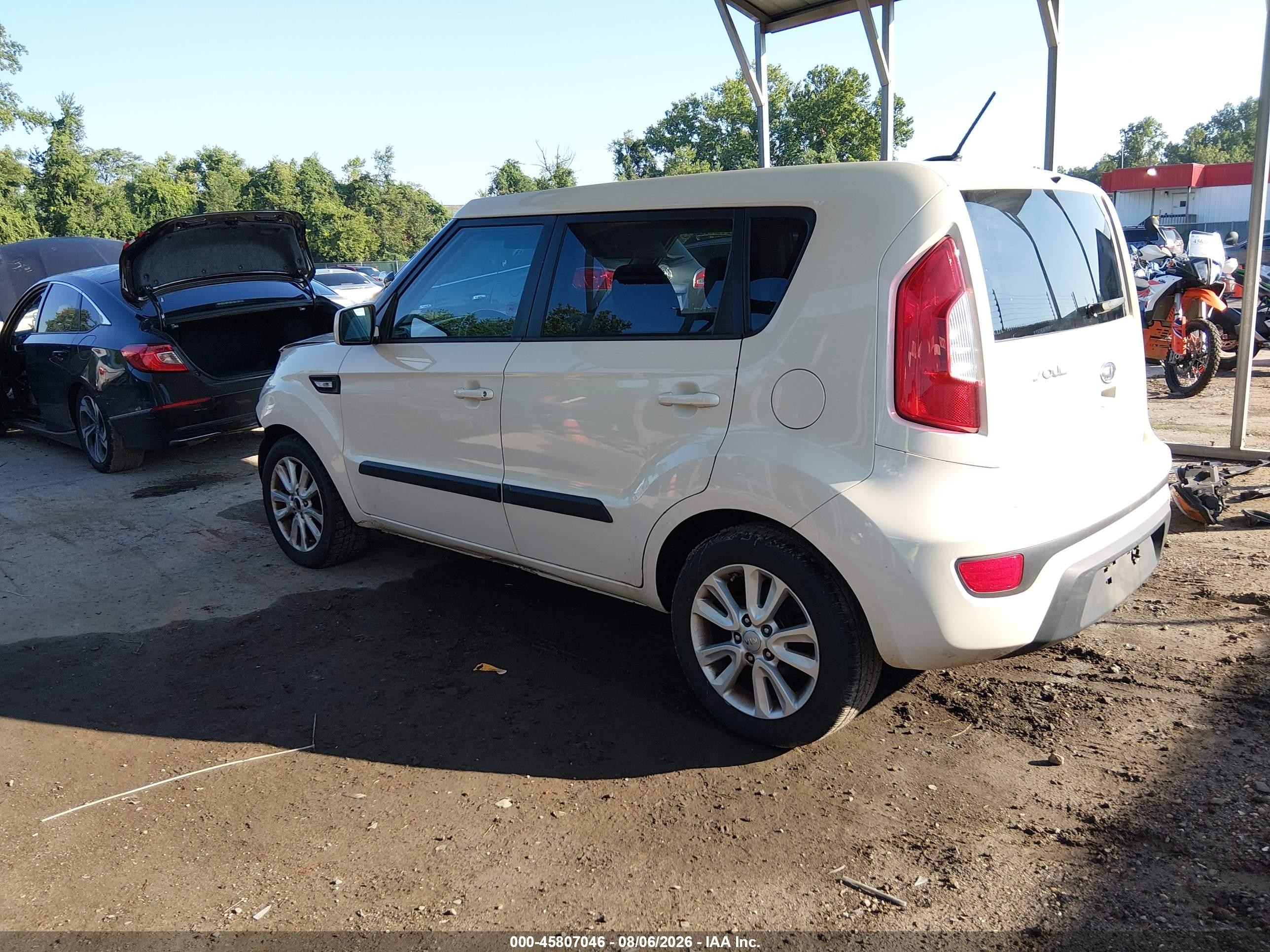2012 Kia Soul   Белый vin: KNDJT2A56C7358880