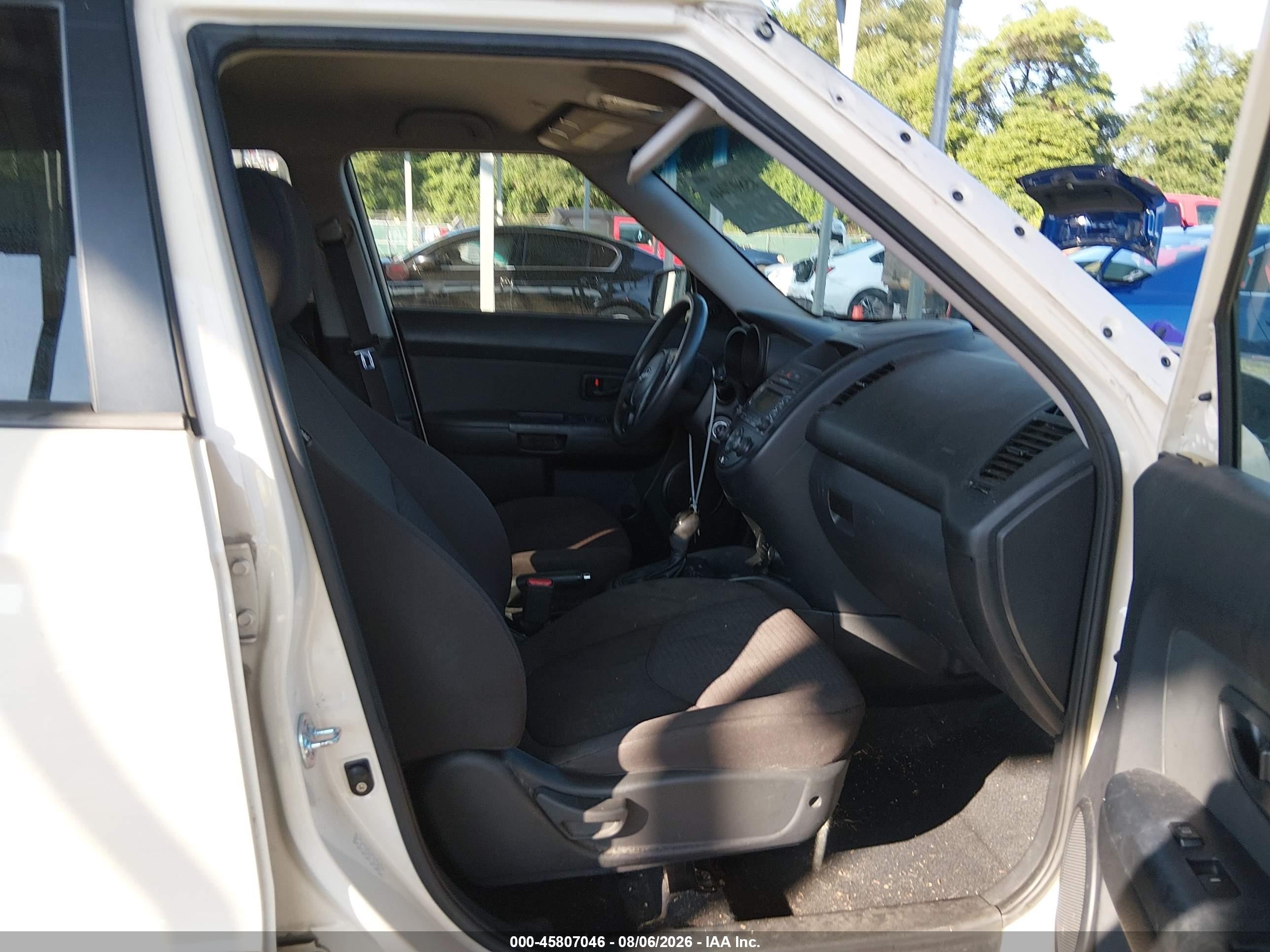 2012 Kia Soul   Белый vin: KNDJT2A56C7358880