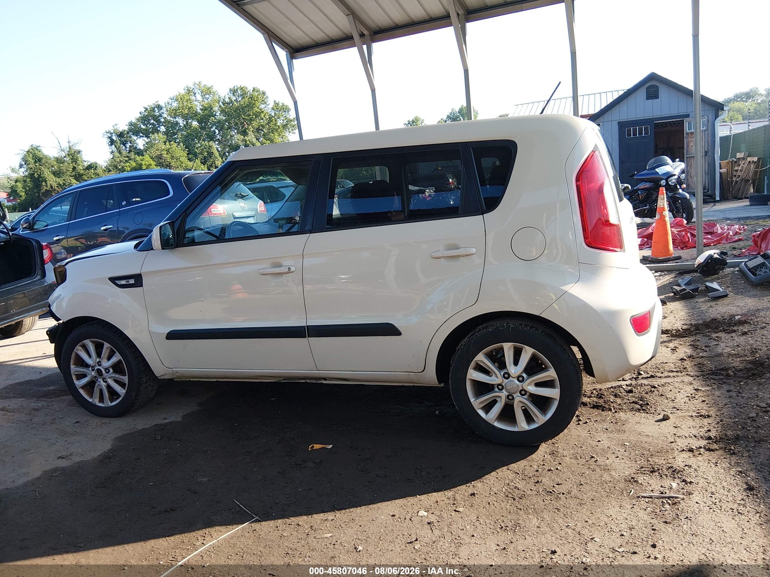2012 Kia Soul   Белый vin: KNDJT2A56C7358880