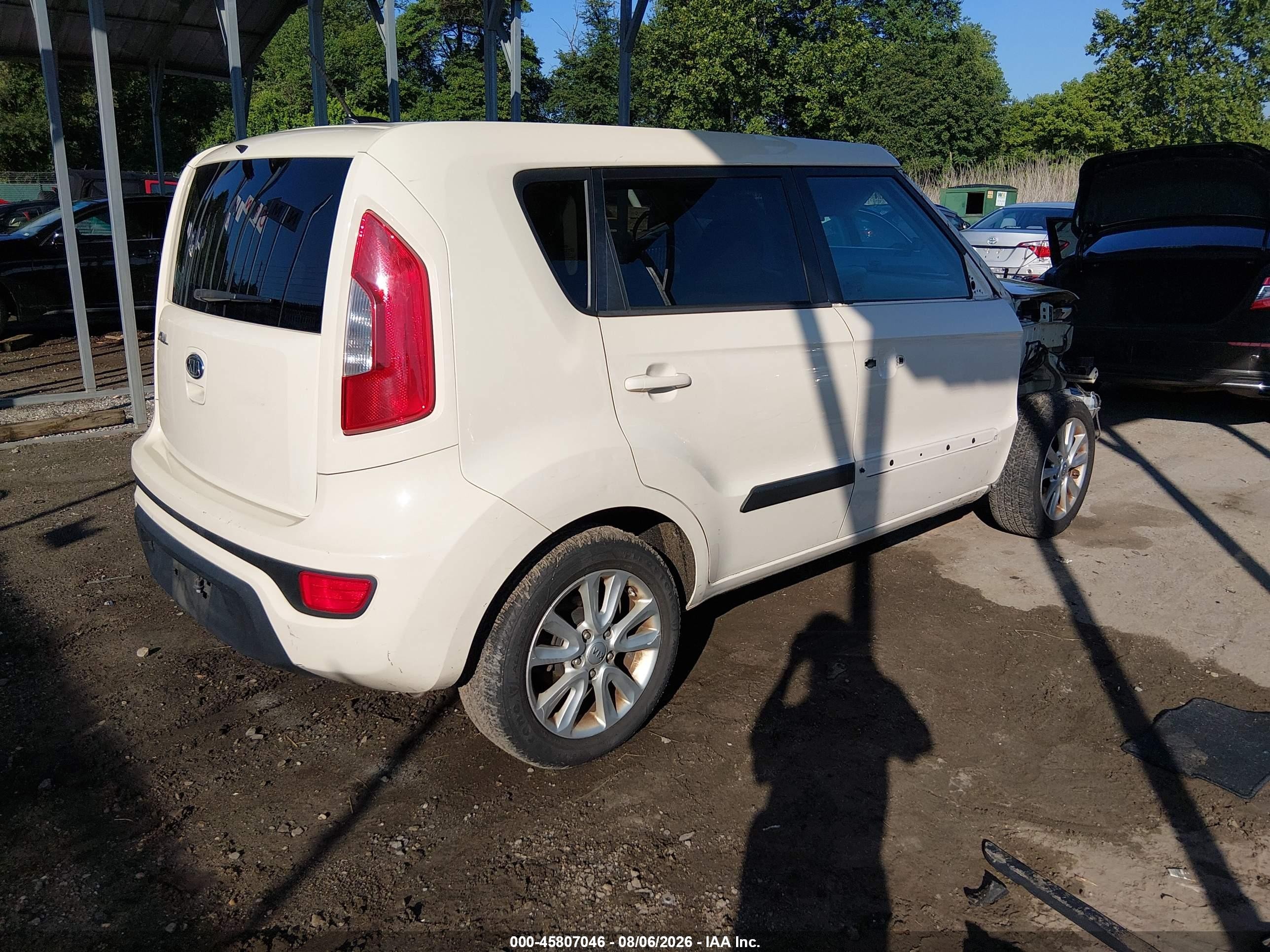 2012 Kia Soul   Белый vin: KNDJT2A56C7358880