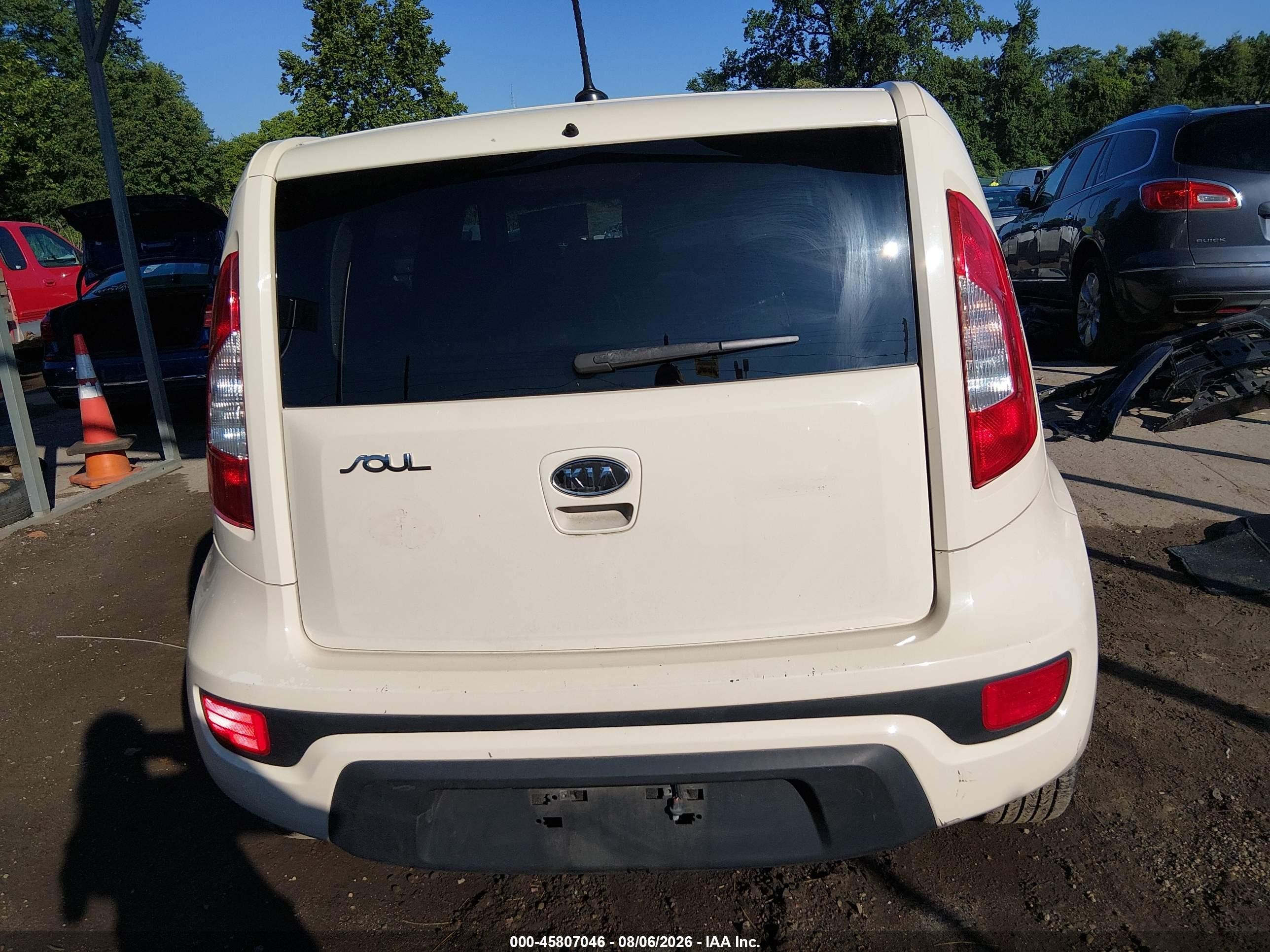 2012 Kia Soul   Белый vin: KNDJT2A56C7358880