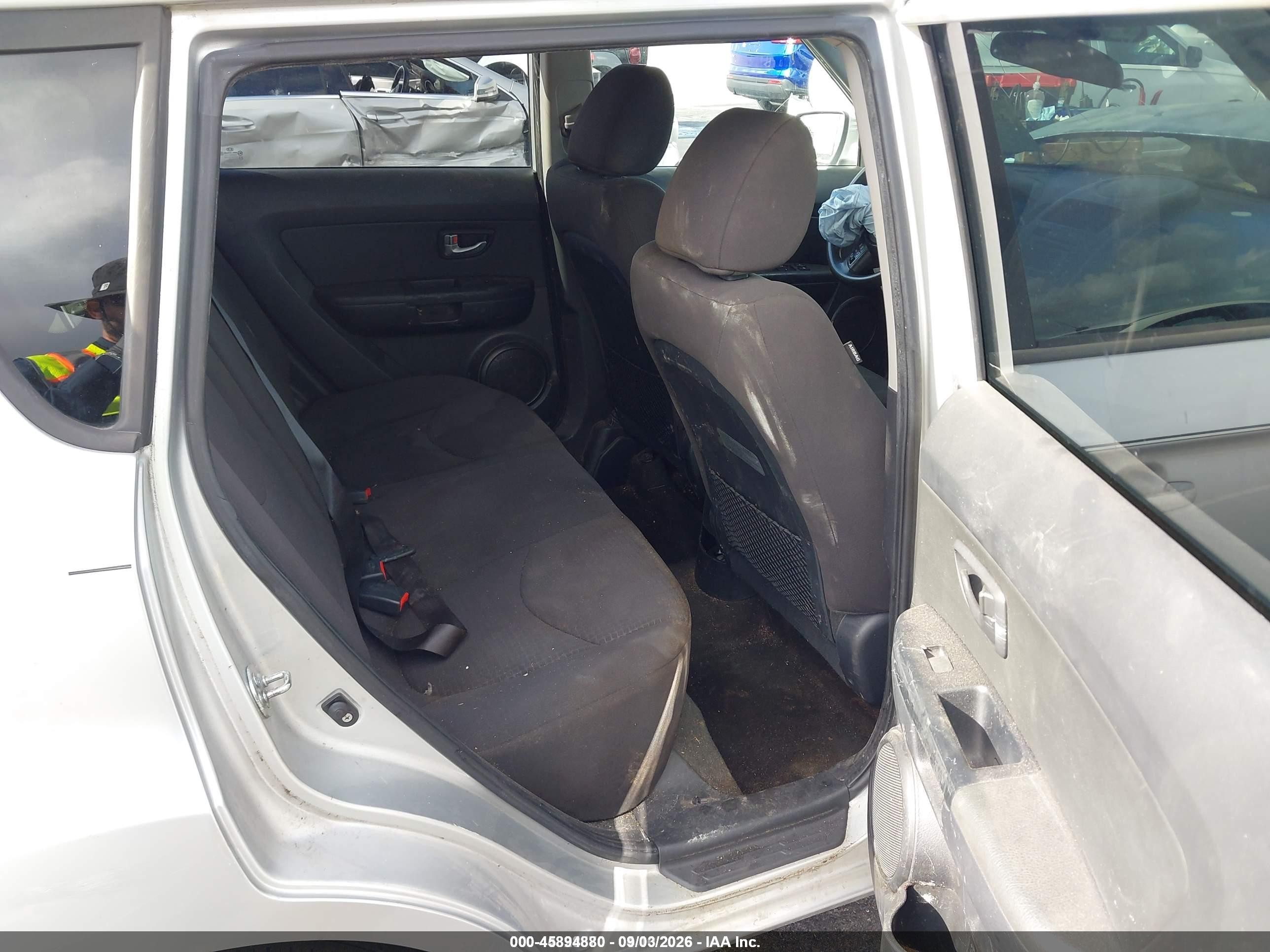 2012 Kia Soul ! Silver vin: KNDJT2A56C7403297