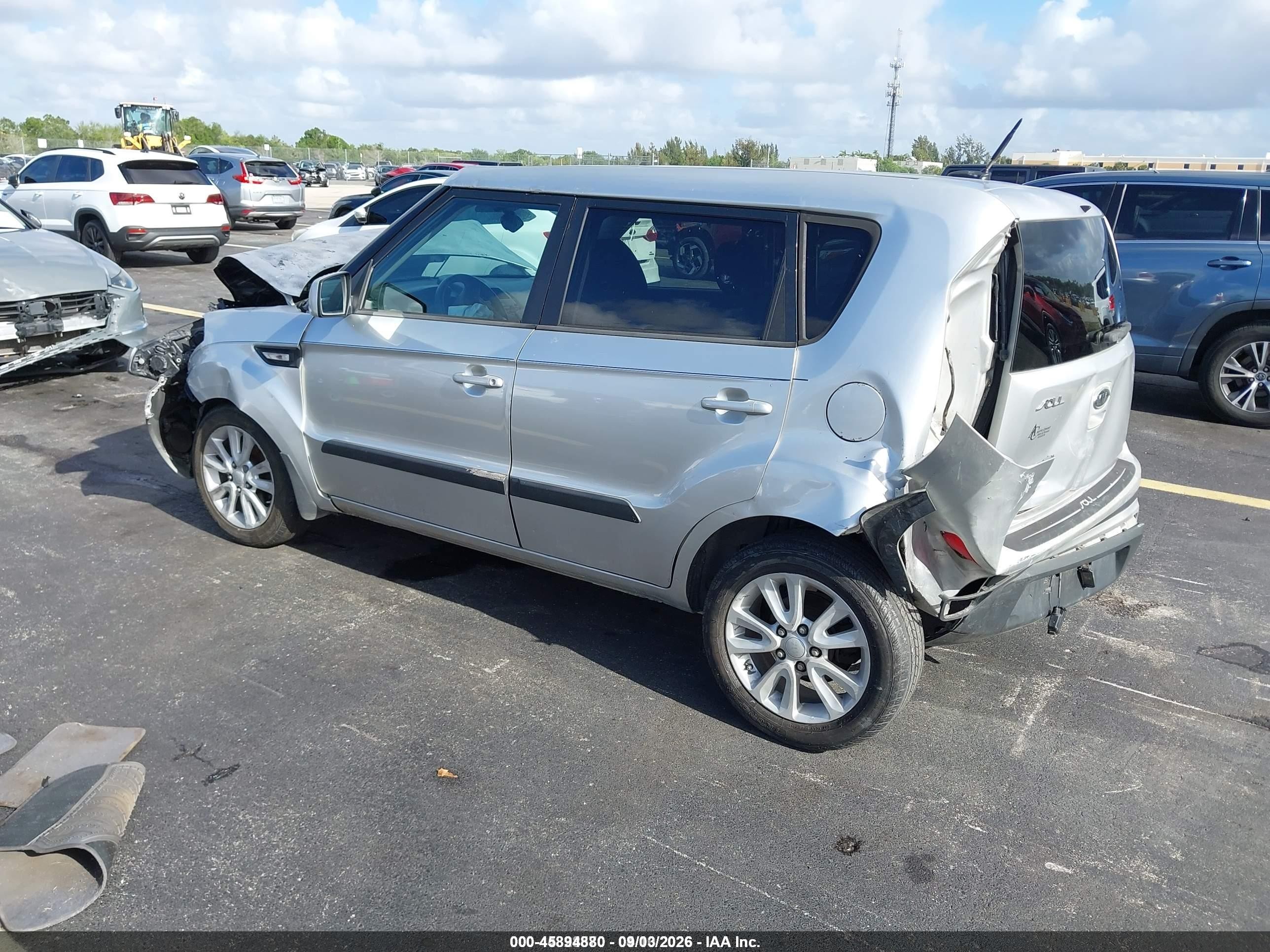 2012 Kia Soul ! Silver vin: KNDJT2A56C7403297