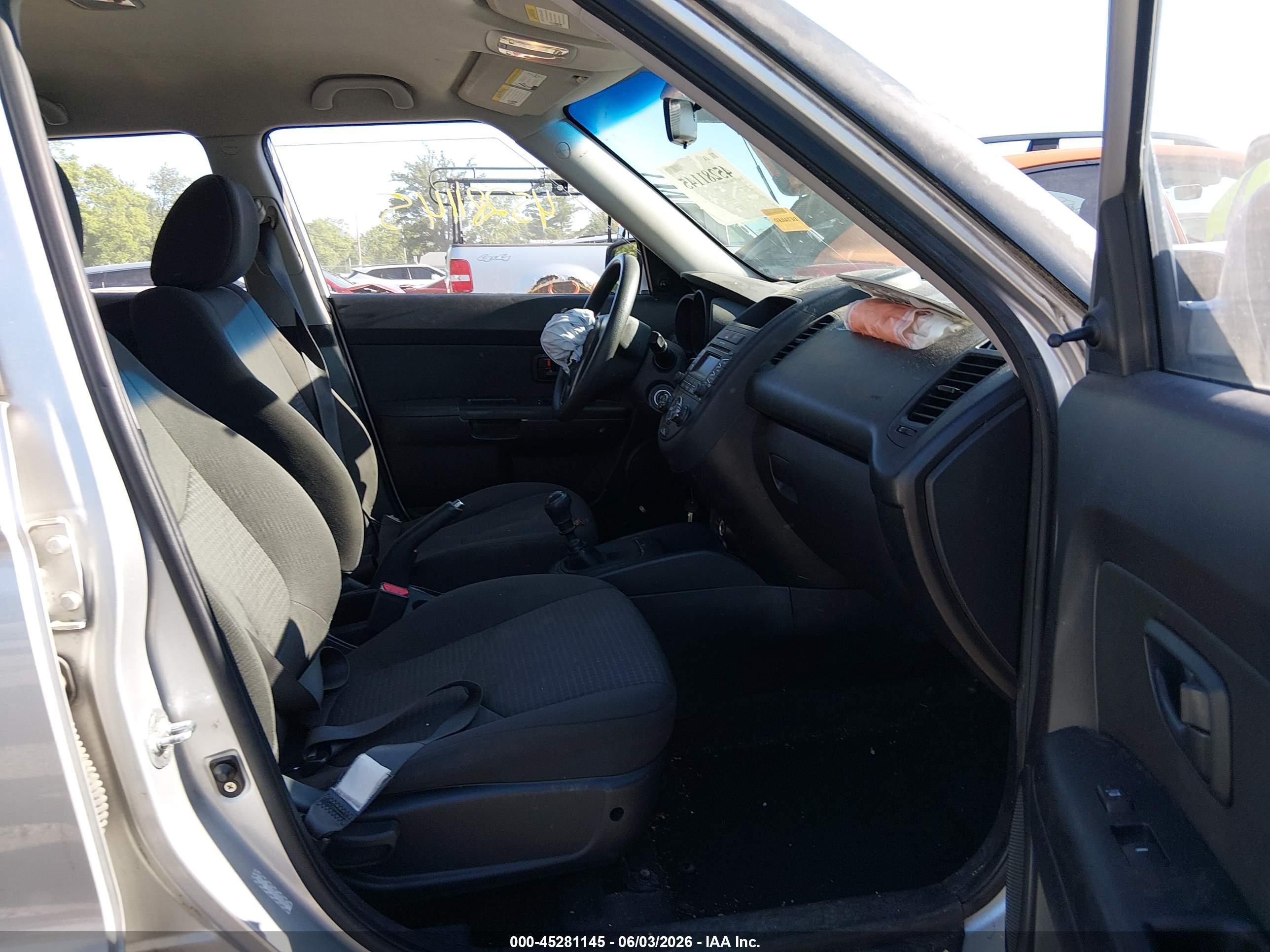2012 Kia Soul   Silver vin: KNDJT2A56C7435828