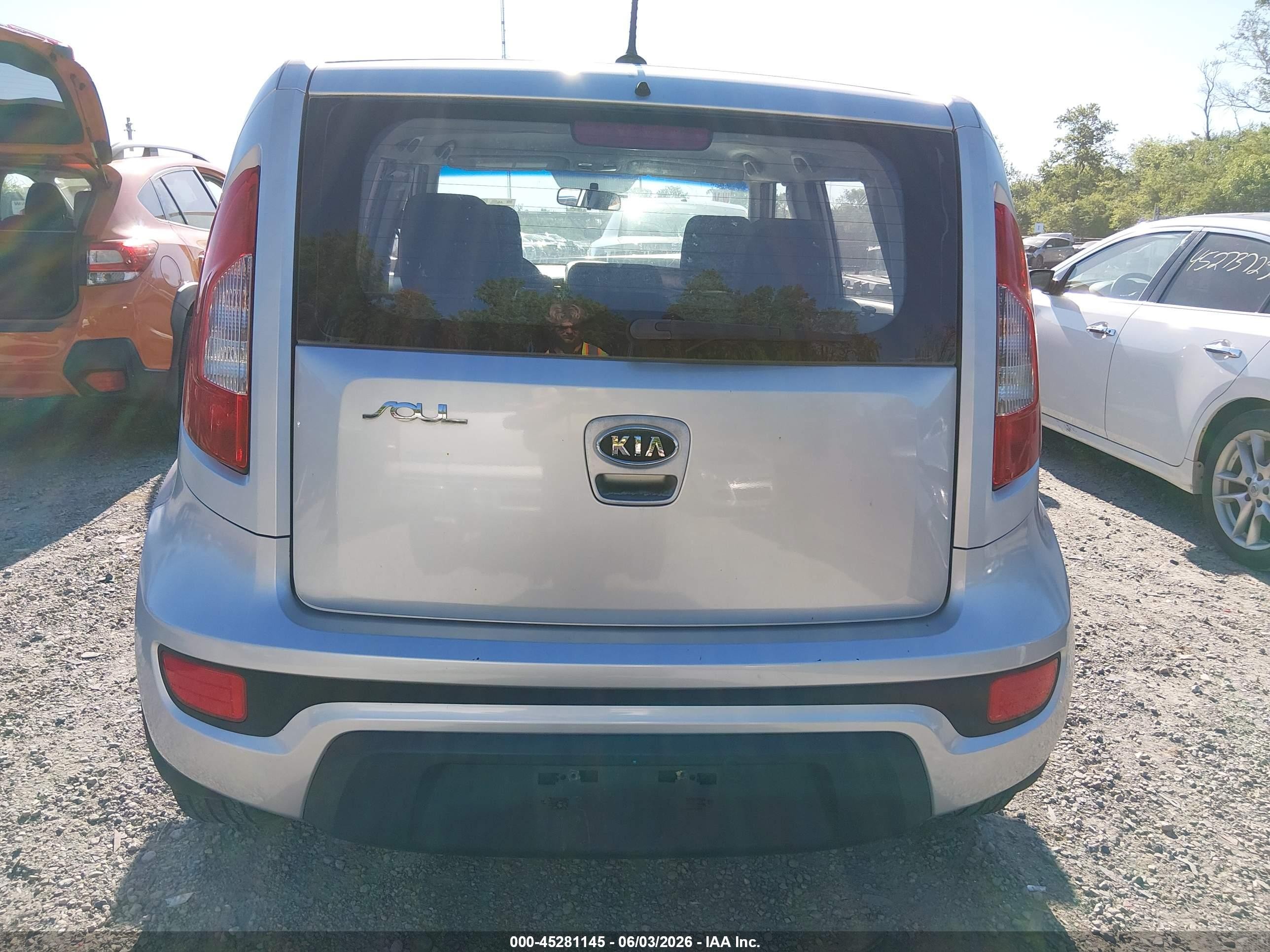 2012 Kia Soul   Silver vin: KNDJT2A56C7435828