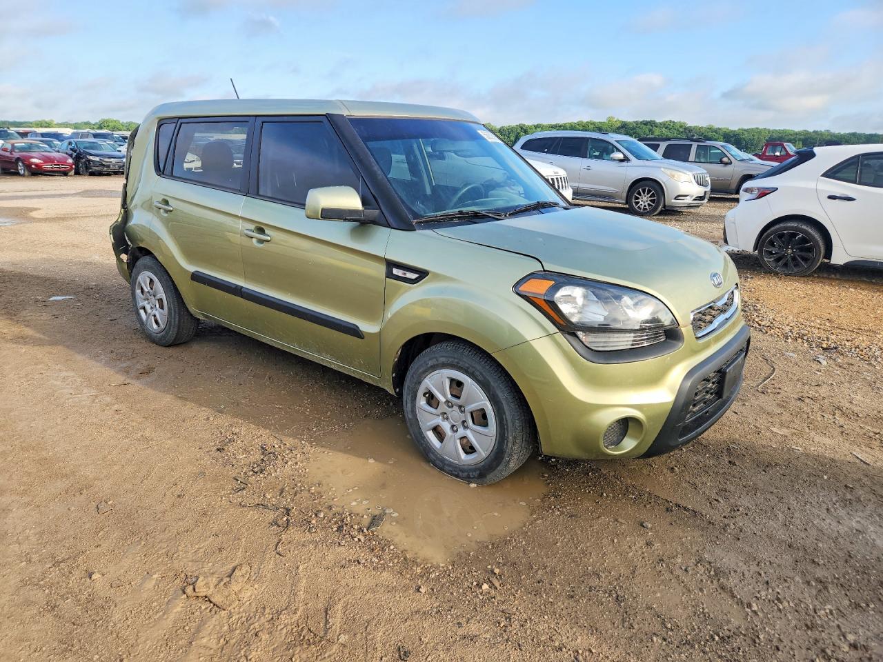 2012 Kia Soul Base Green vin: KNDJT2A56C7445078